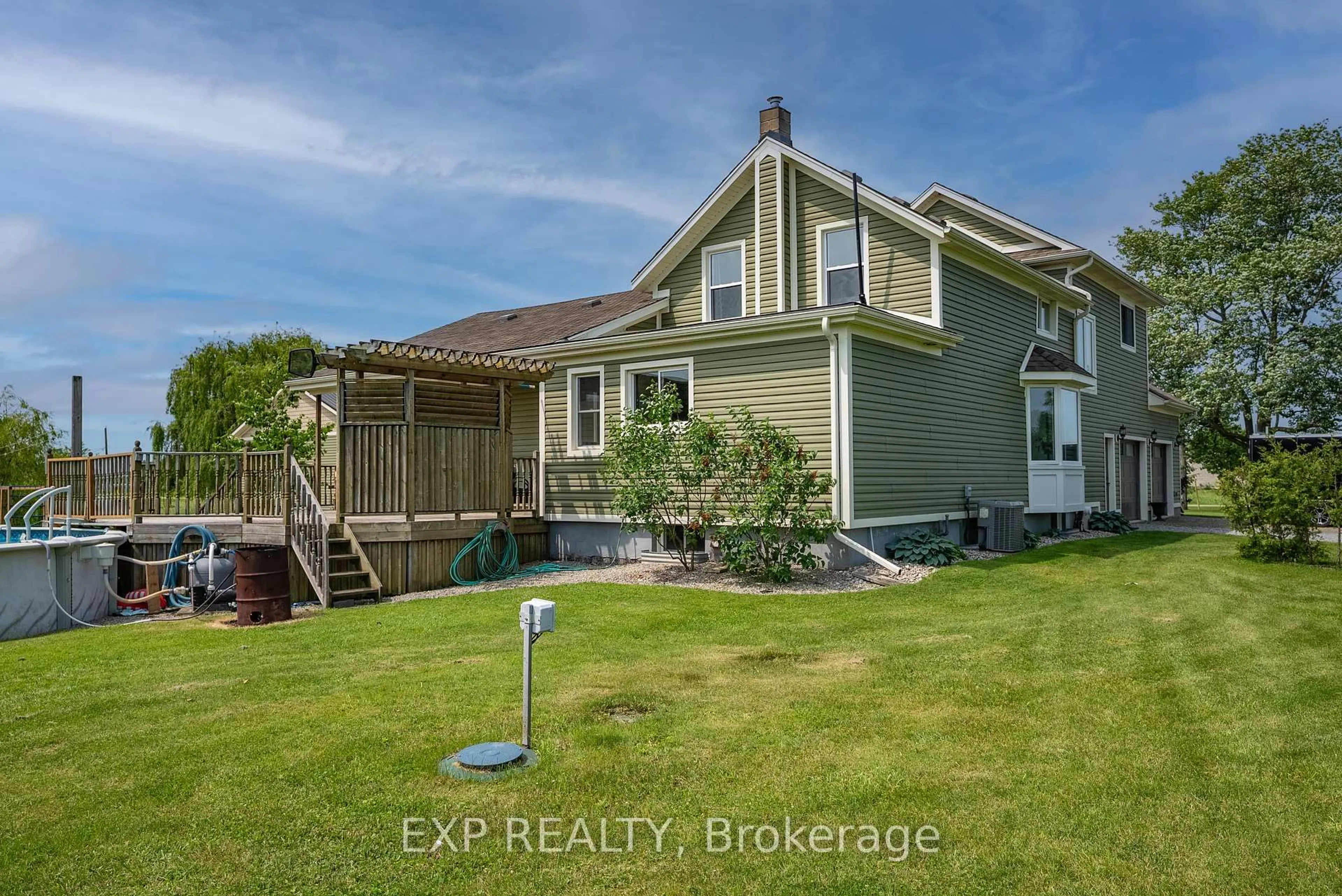 A pic from outside/outdoor area/front of a property/back of a property/a pic from drone, unknown for 2446 Burger Rd, Fort Erie Ontario L0S 1S0