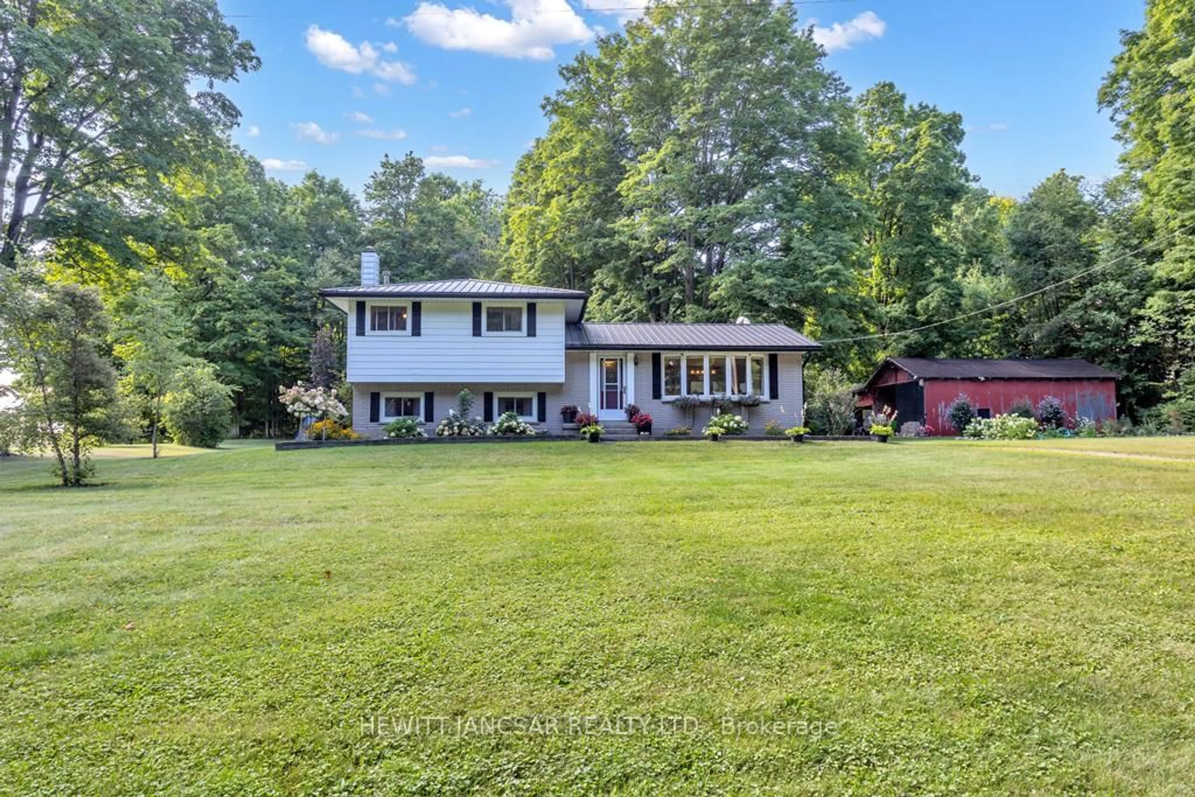 A pic from outside/outdoor area/front of a property/back of a property/a pic from drone, unknown for 887372 Township Road 11, Rr#3 Rd, Blandford-Blenheim Ontario N0J 1B0