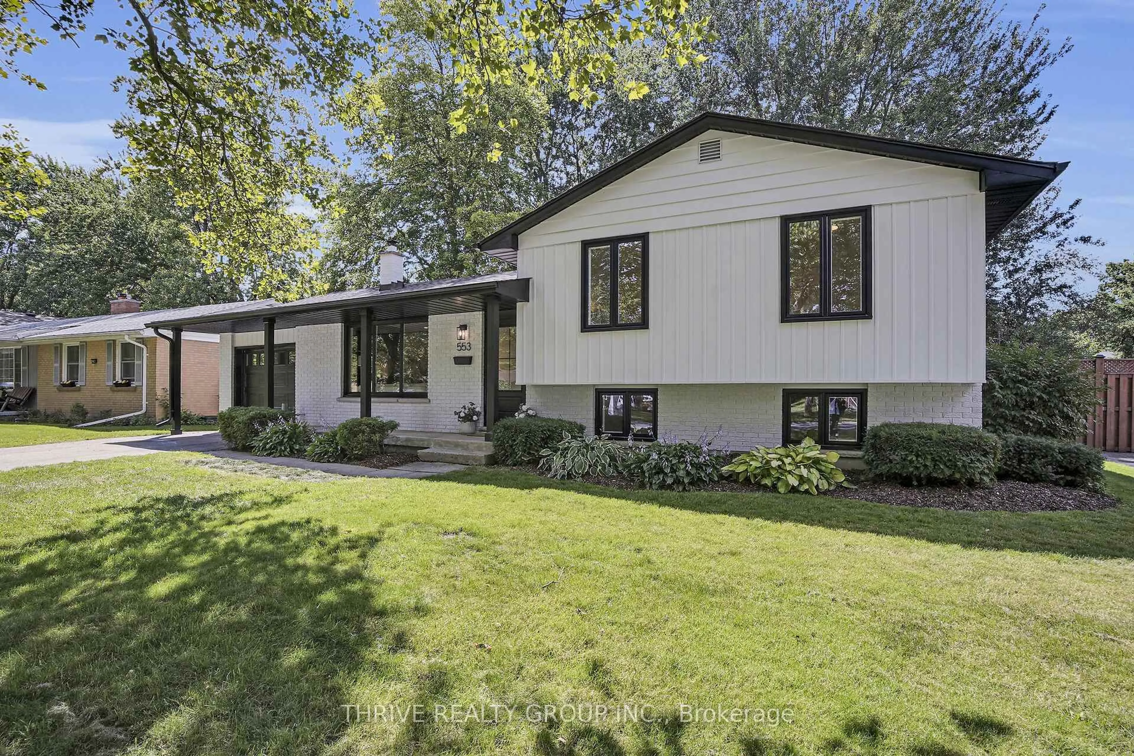 Home with vinyl exterior material, street for 553 Viscount Rd, London South Ontario N6J 2Y1
