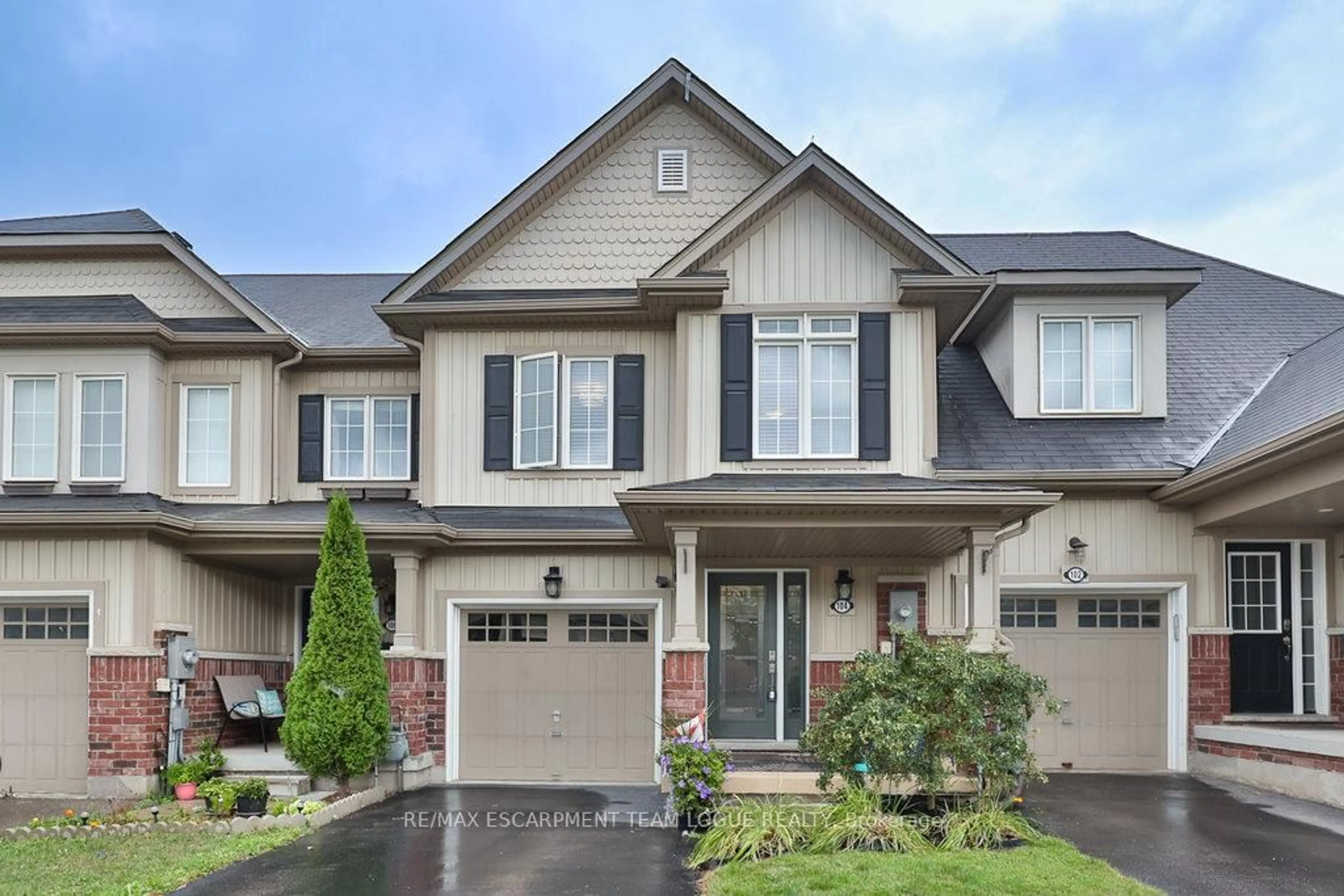 Home with brick exterior material, street for 104 Bisset Ave, Brantford Ontario N3T 0H4