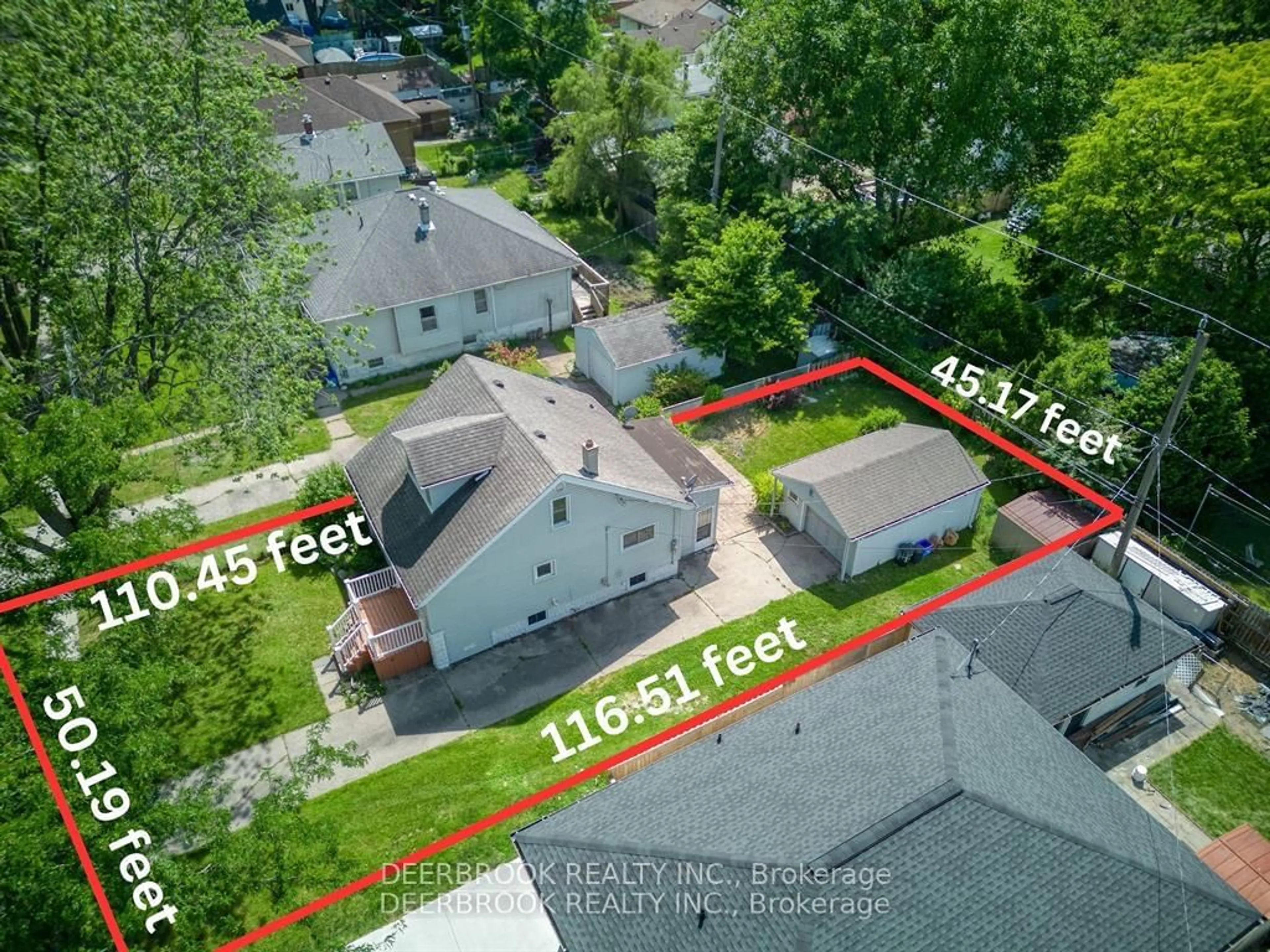 A pic from outside/outdoor area/front of a property/back of a property/a pic from drone, street for 3742 Montcalm St, Windsor Ontario N9C 2A9