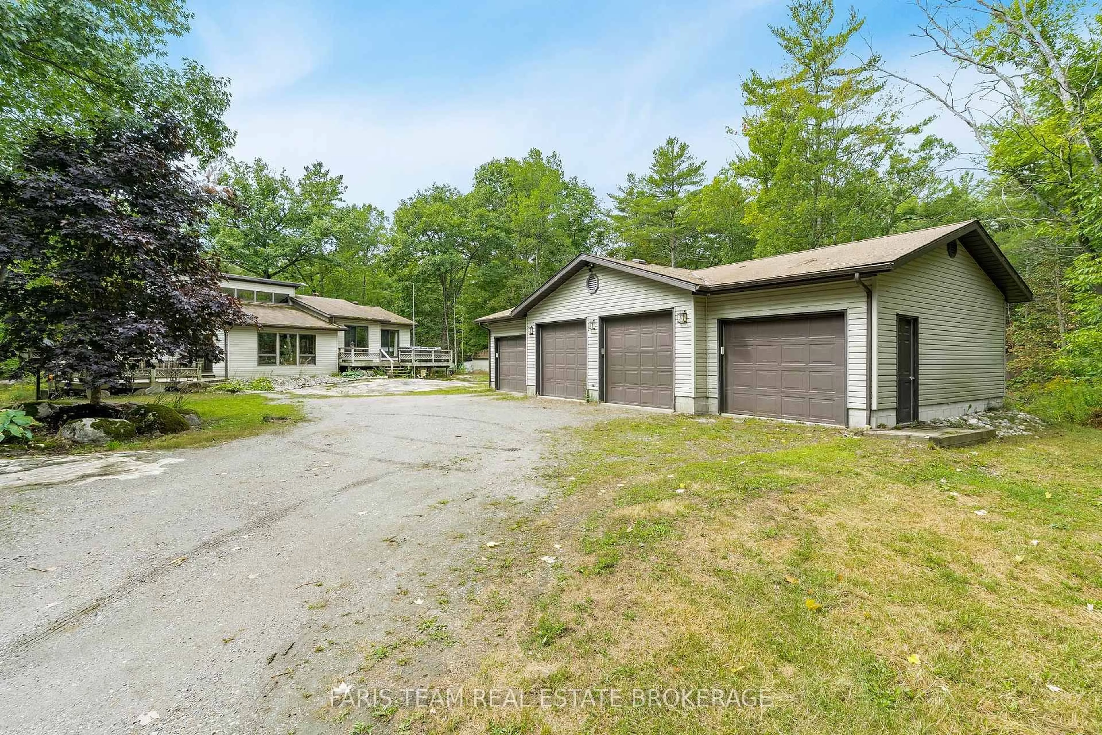 A pic from outside/outdoor area/front of a property/back of a property/a pic from drone, unknown for 206 Bonneville Rd, Georgian Bay Ontario L0K 1S0