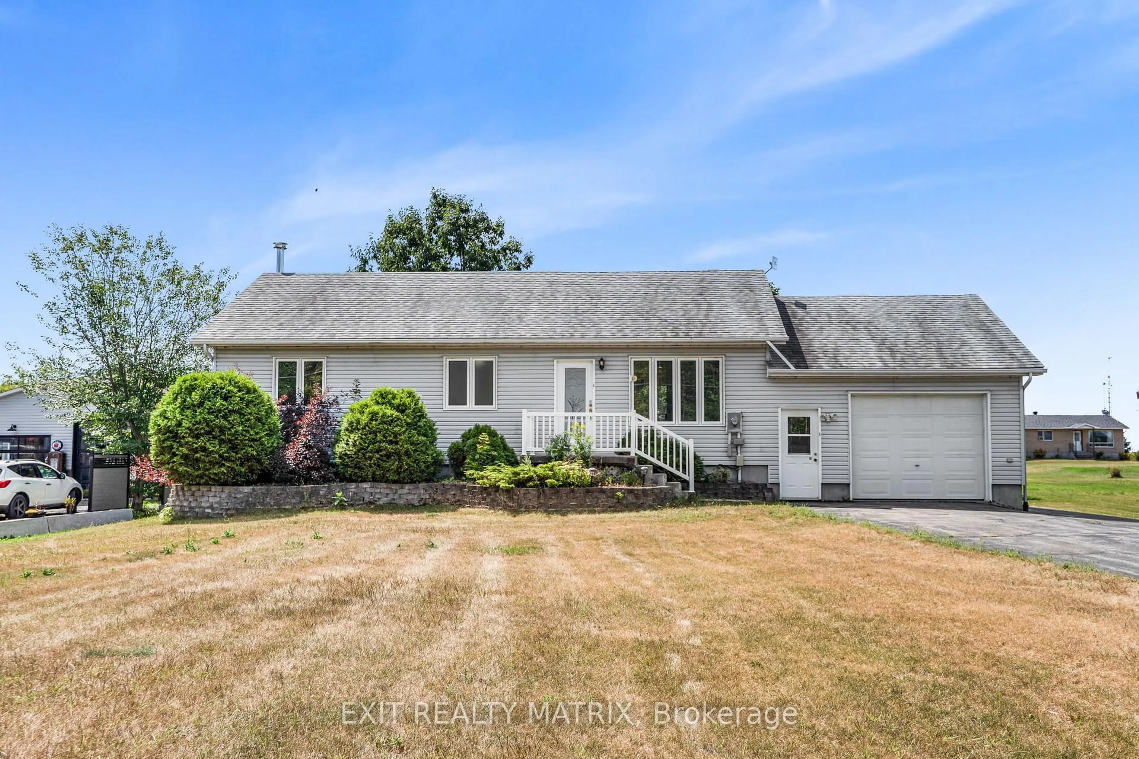 A pic from outside/outdoor area/front of a property/back of a property/a pic from drone, street for 3704 Pattee Rd, Champlain Ontario K6A 2R2