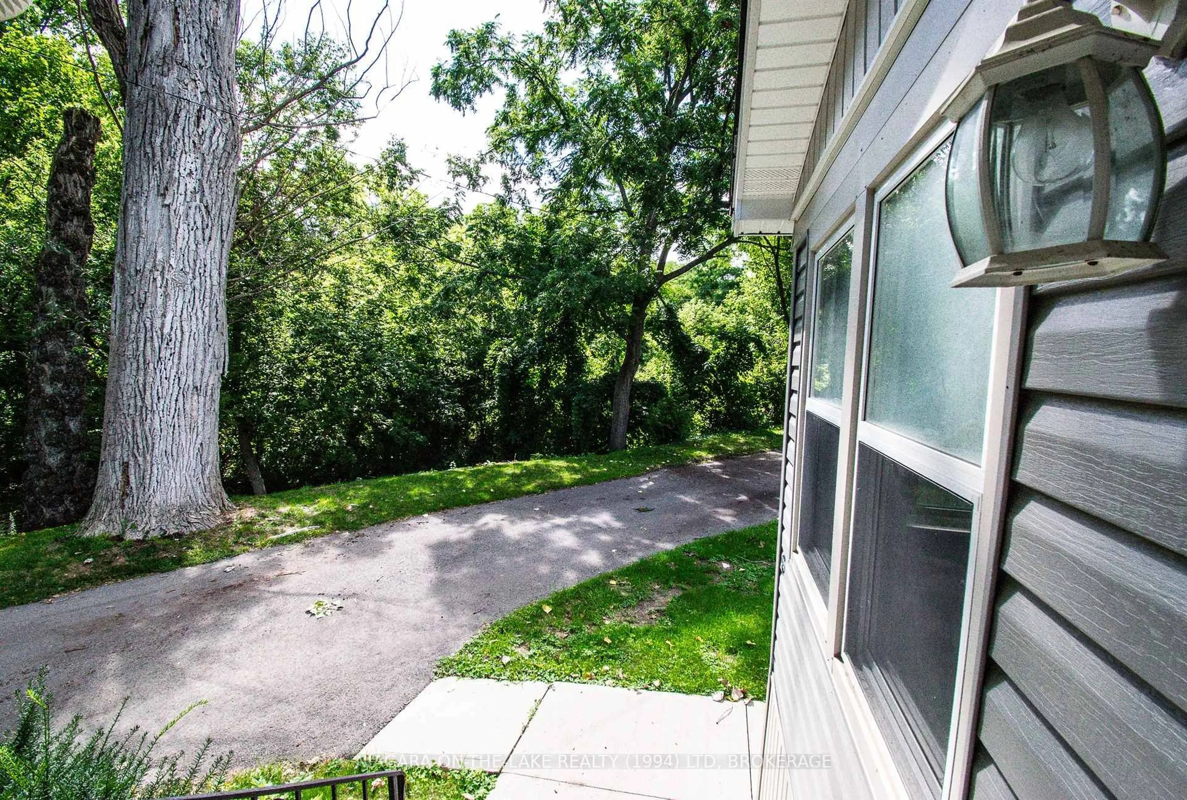 Patio, street for 23 Four Mile Creek Rd #328, Niagara-on-the-Lake Ontario L0S 1J1