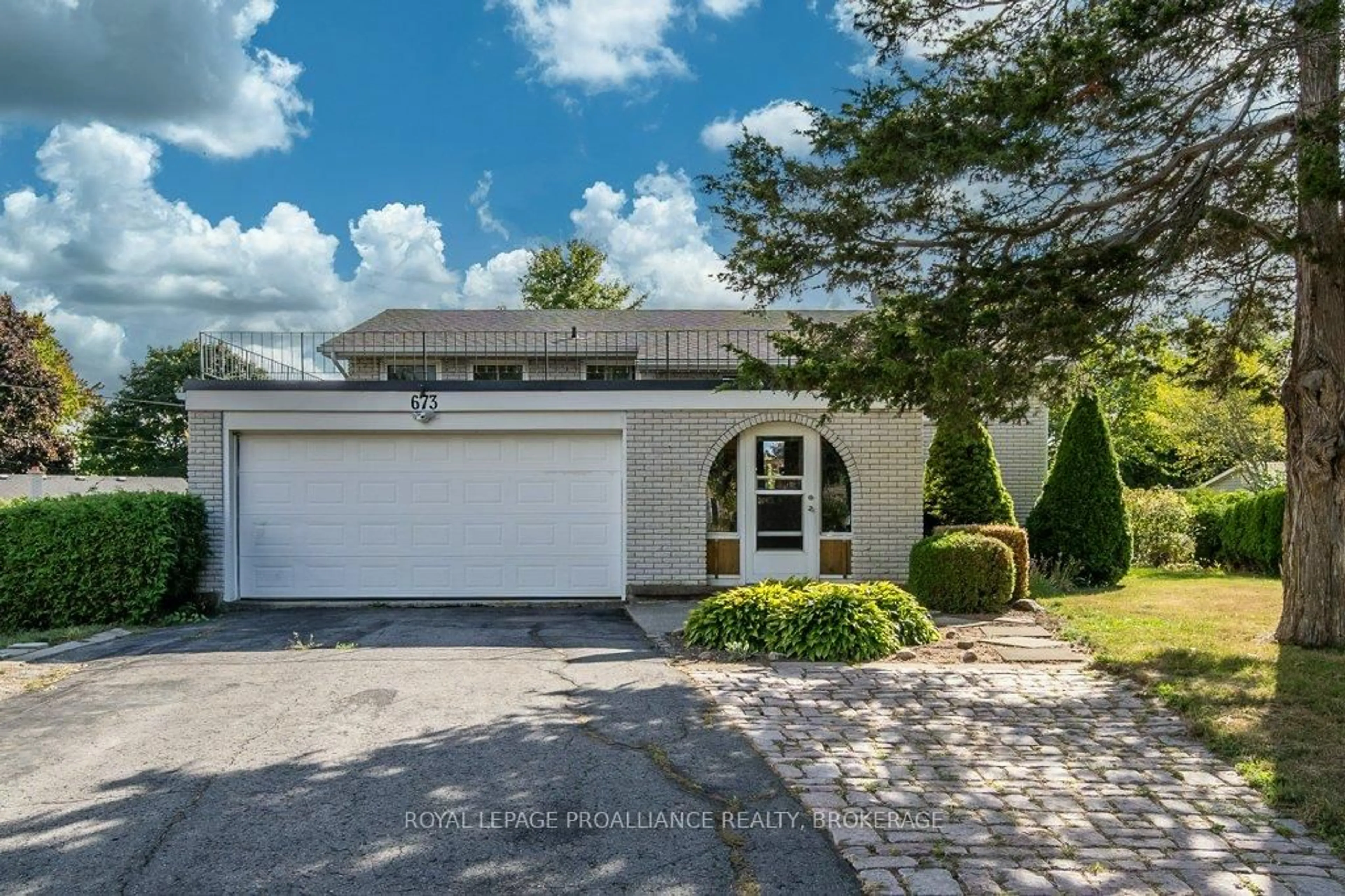 A pic from outside/outdoor area/front of a property/back of a property/a pic from drone, street for 673 Sussex Blvd, Kingston Ontario K7M 5B2
