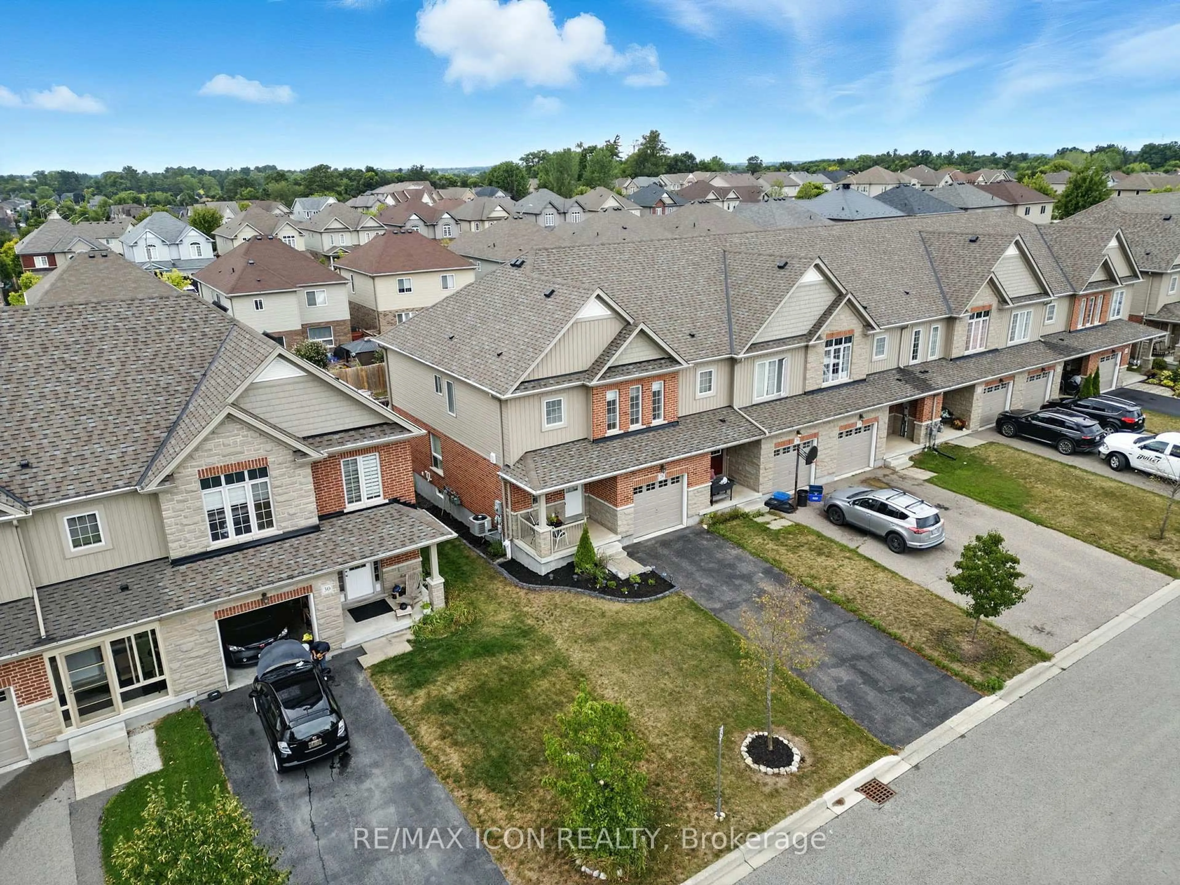 A pic from outside/outdoor area/front of a property/back of a property/a pic from drone, street for 28 Freer Dr, North Dumfries Ontario N0B 1E0