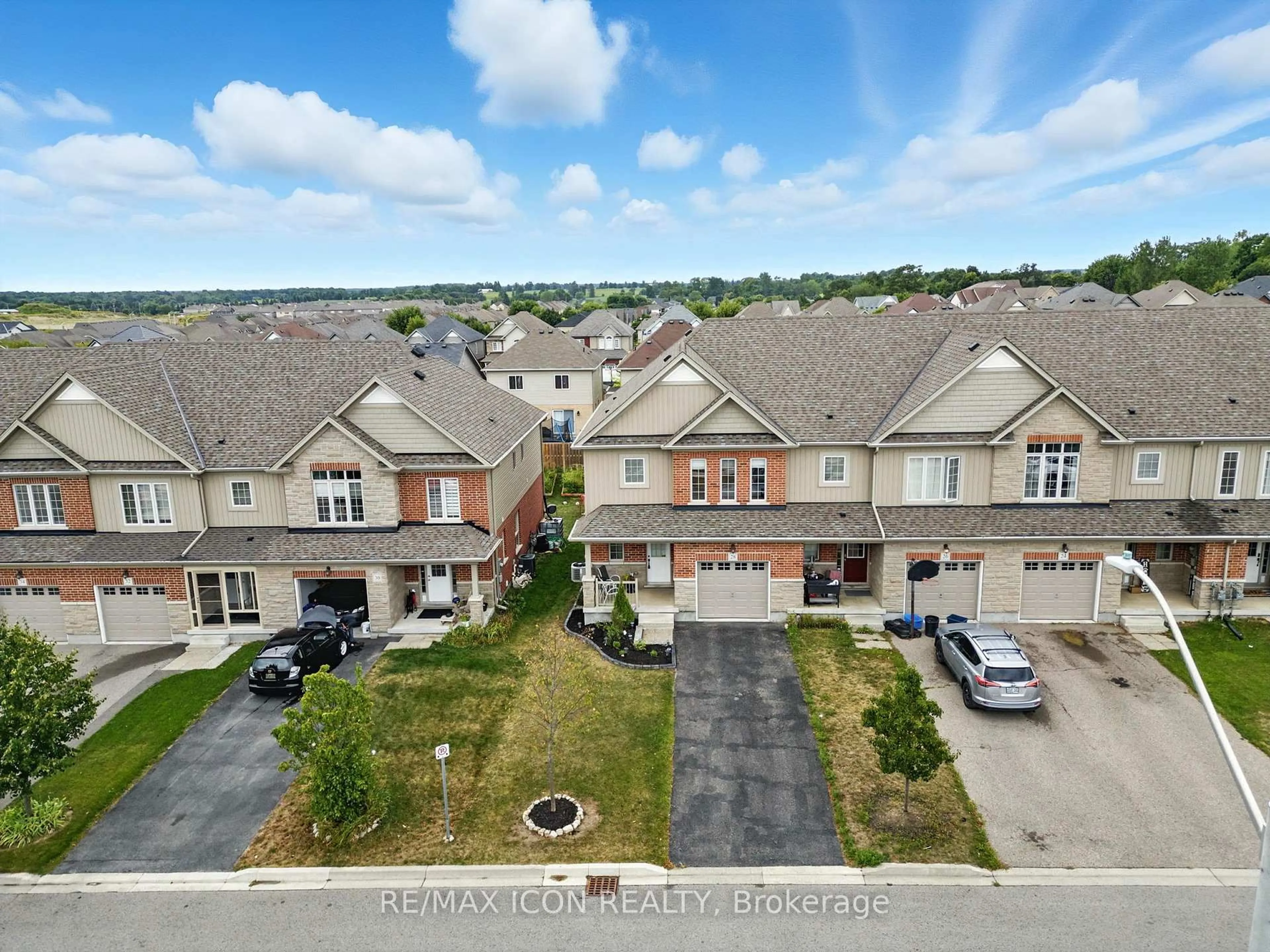 A pic from outside/outdoor area/front of a property/back of a property/a pic from drone, street for 28 Freer Dr, North Dumfries Ontario N0B 1E0
