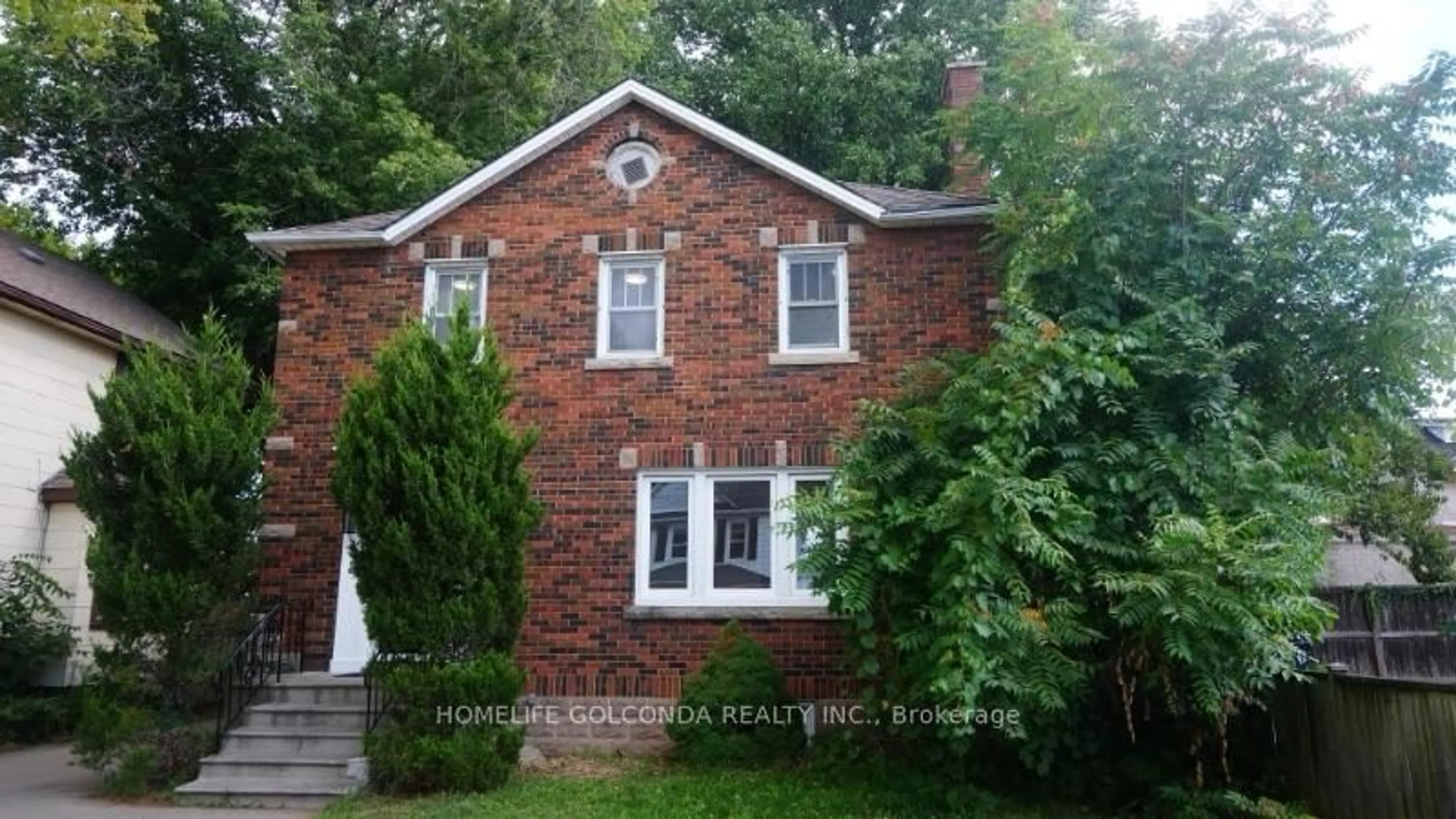 Home with brick exterior material, building for 5836 Highland Ave, Niagara Falls Ontario L2G 4X6