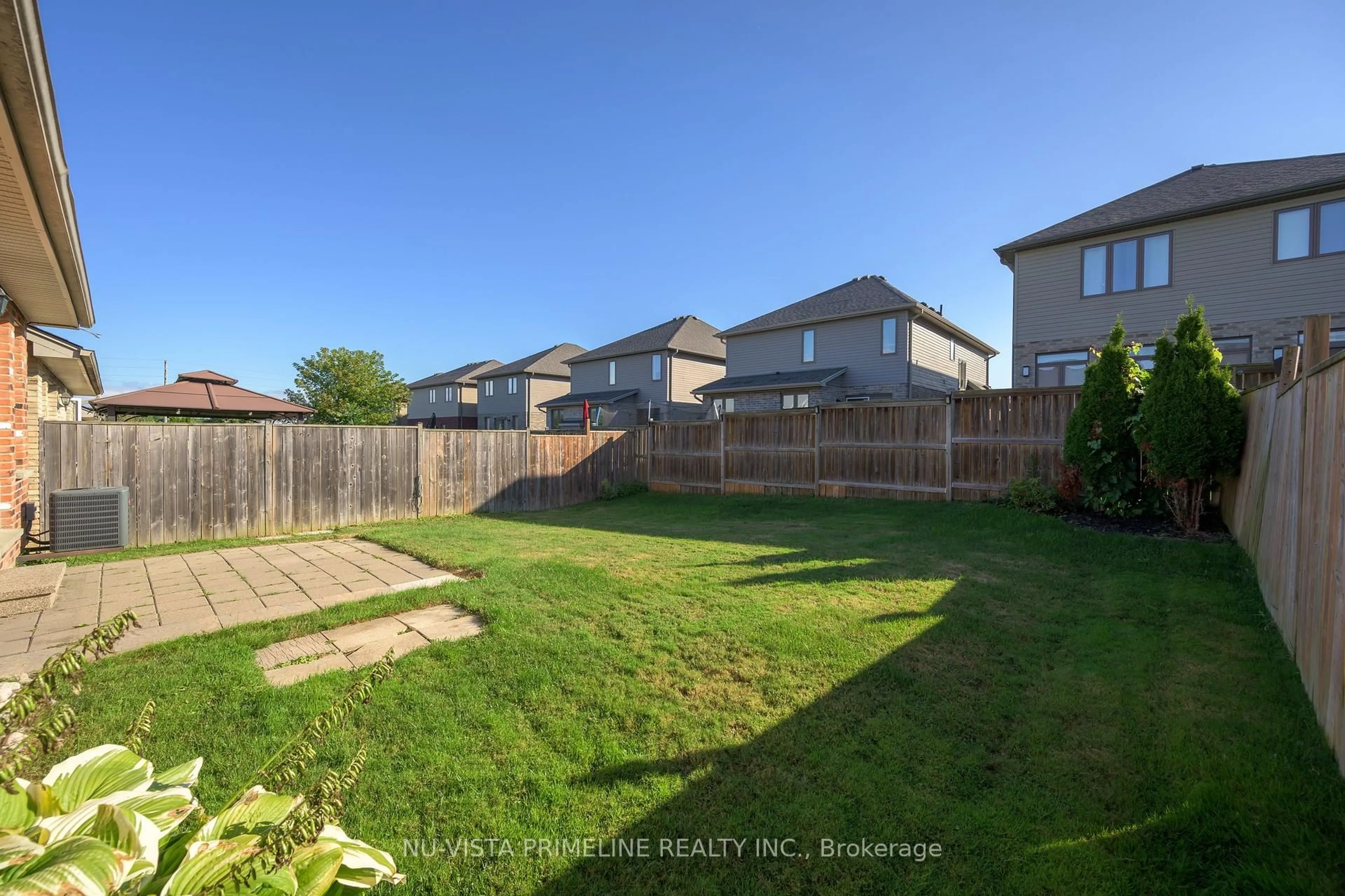 A pic from outside/outdoor area/front of a property/back of a property/a pic from drone, street for 566 Bluebell Rd, London North Ontario N5X 4L2