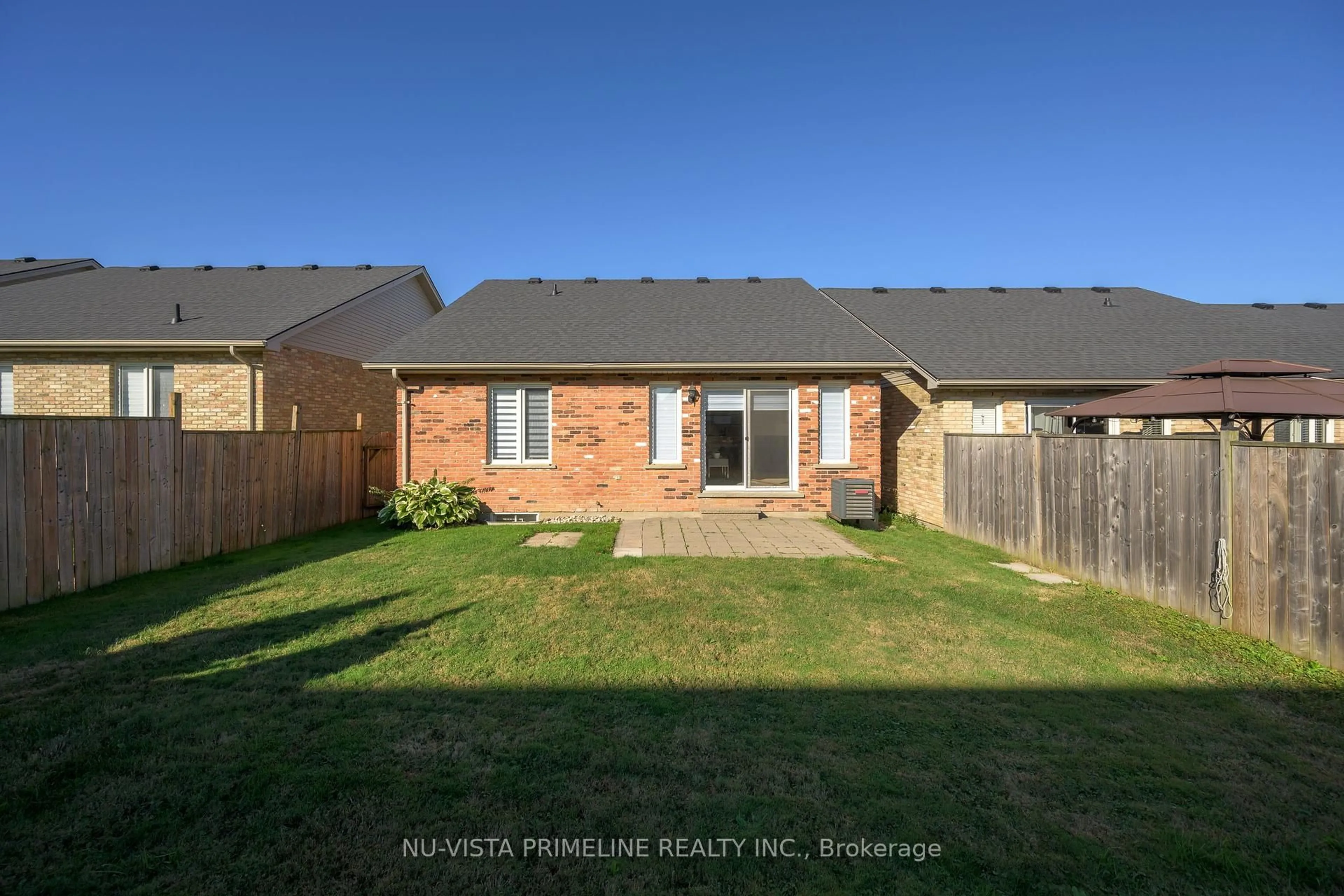 A pic from outside/outdoor area/front of a property/back of a property/a pic from drone, street for 566 Bluebell Rd, London North Ontario N5X 4L2