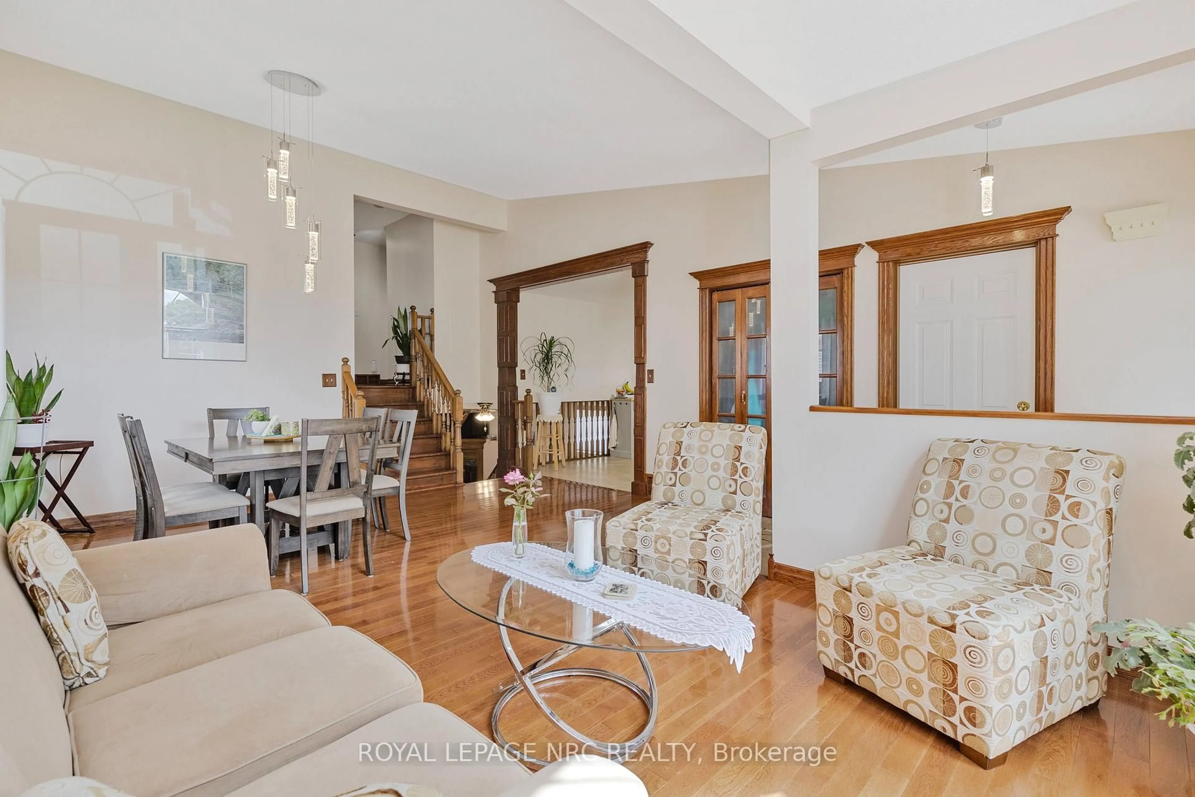 Living room with furniture, unknown for 46 Foxhill Cres, St. Catharines Ontario L2S 3V1