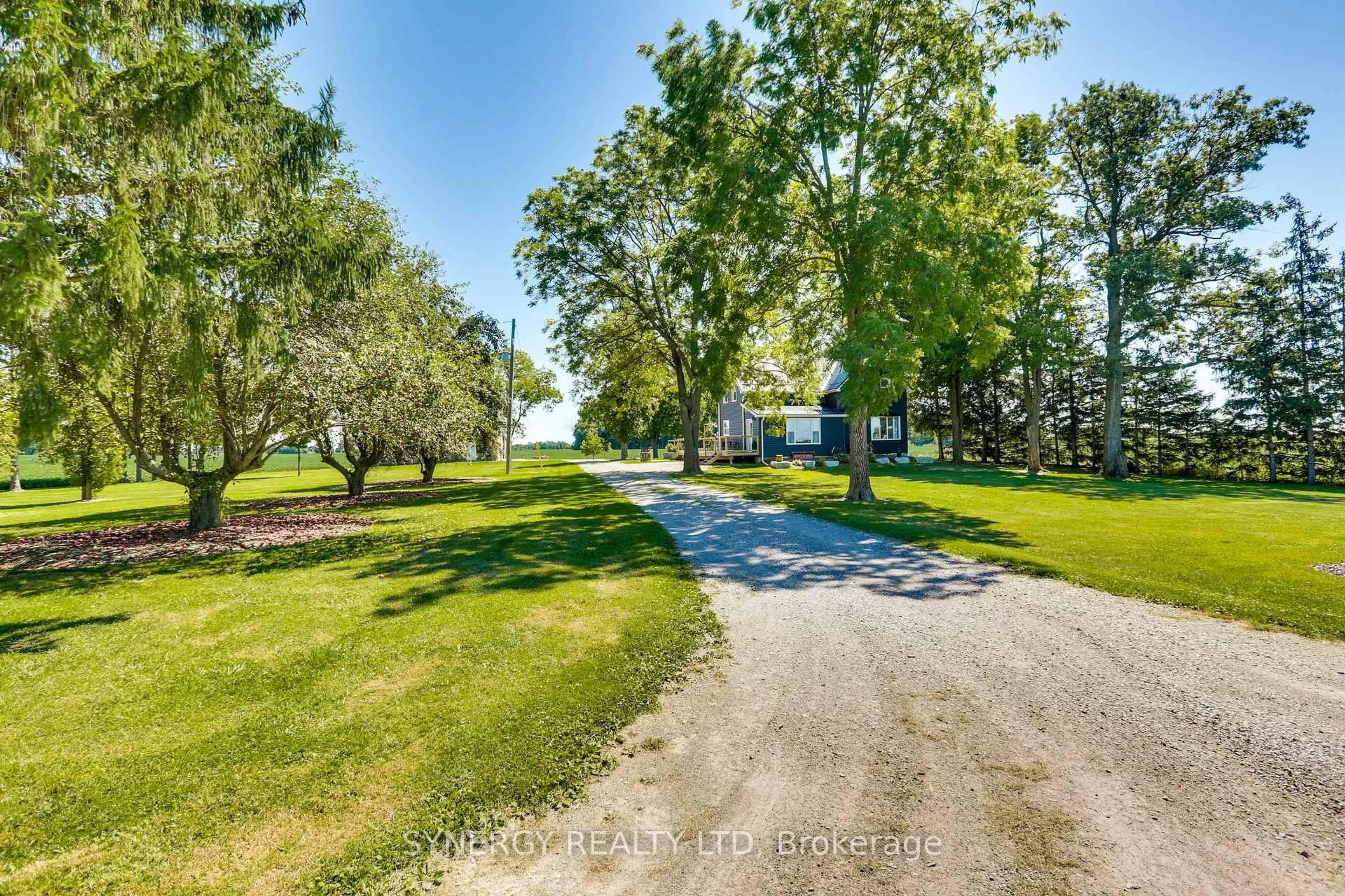 A pic from outside/outdoor area/front of a property/back of a property/a pic from drone, water/lake/river/ocean view for 6339 Irish Dr, Southwest Middlesex Ontario N0L 1T0