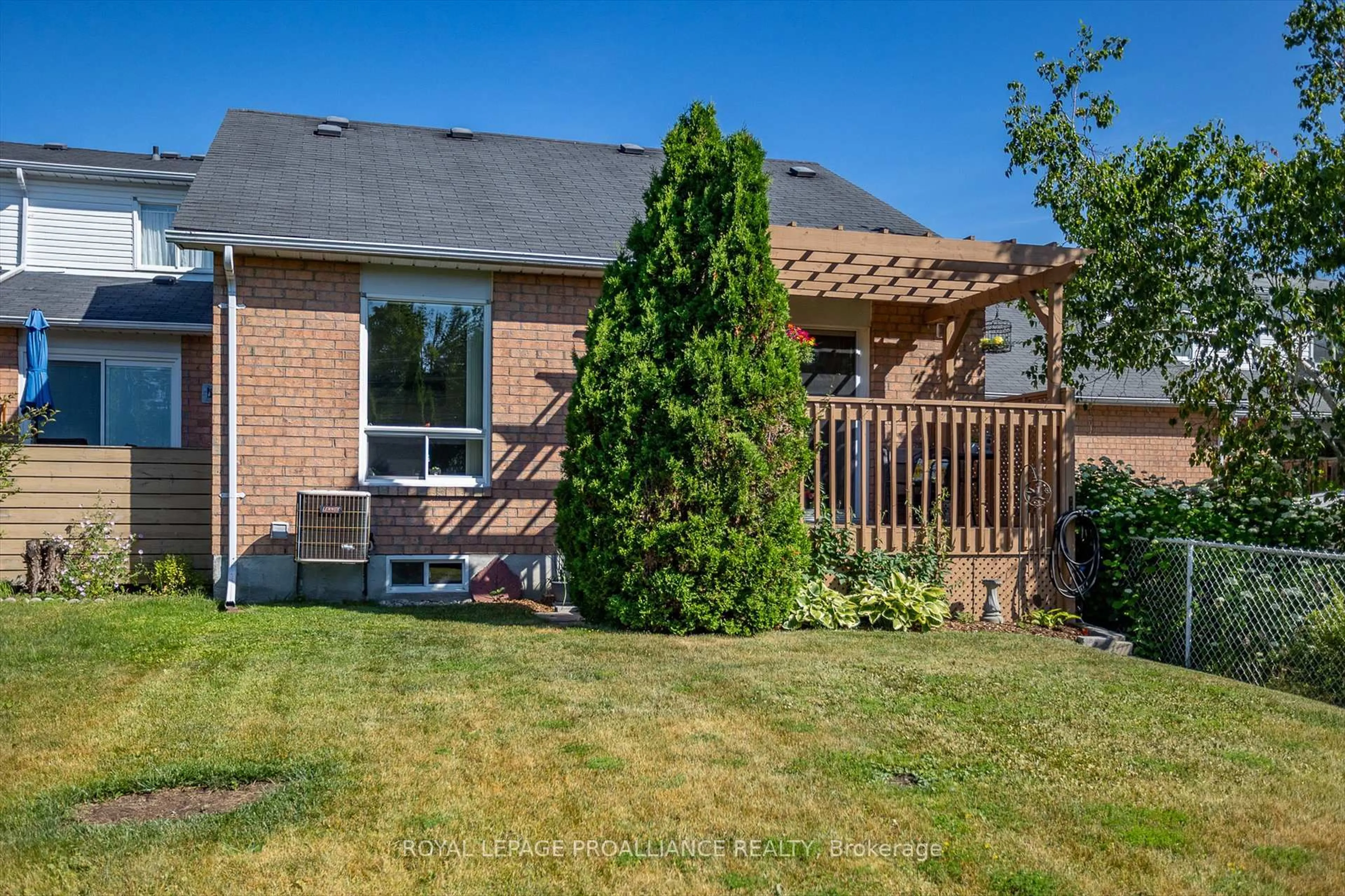 Patio, unknown for 1269 Eagle Cres, Peterborough Ontario K9K 2K6