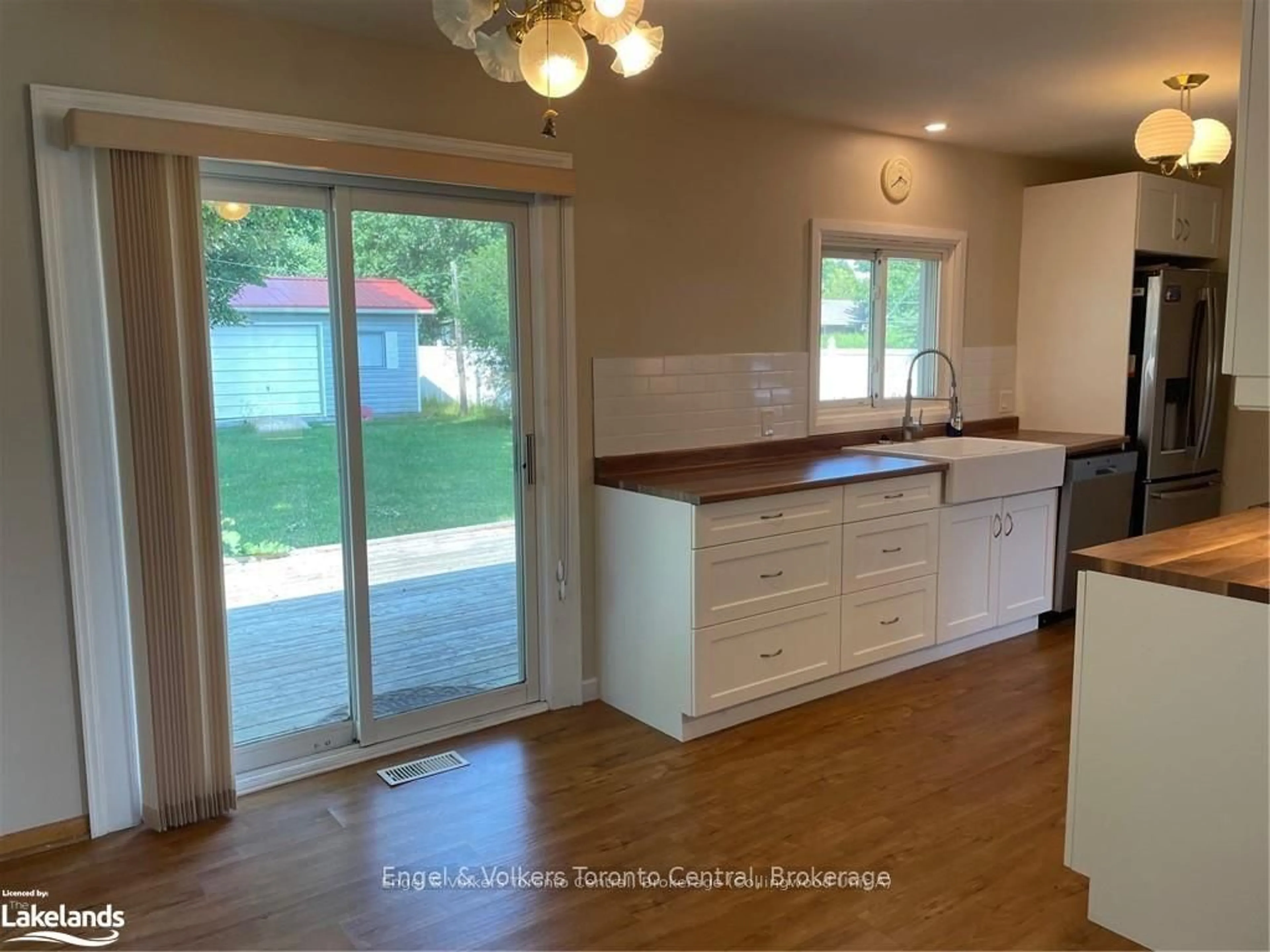 Open concept kitchen, unknown for 27 Herbert Ave, Grey Highlands Ontario N0C 1H0