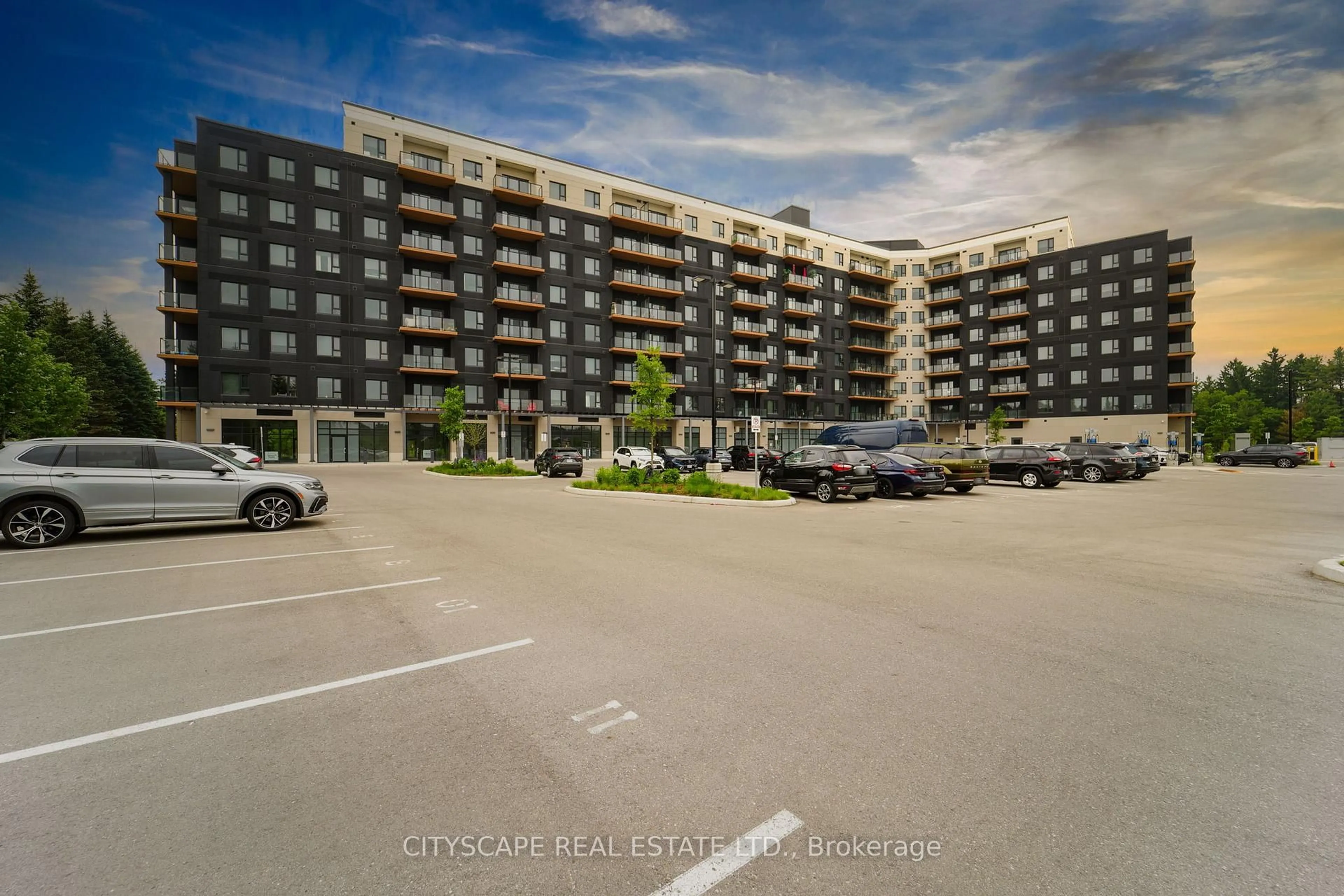 A pic from outside/outdoor area/front of a property/back of a property/a pic from drone, street for 525 New Dundee Rd #802, Kitchener Ontario N2P 0K8
