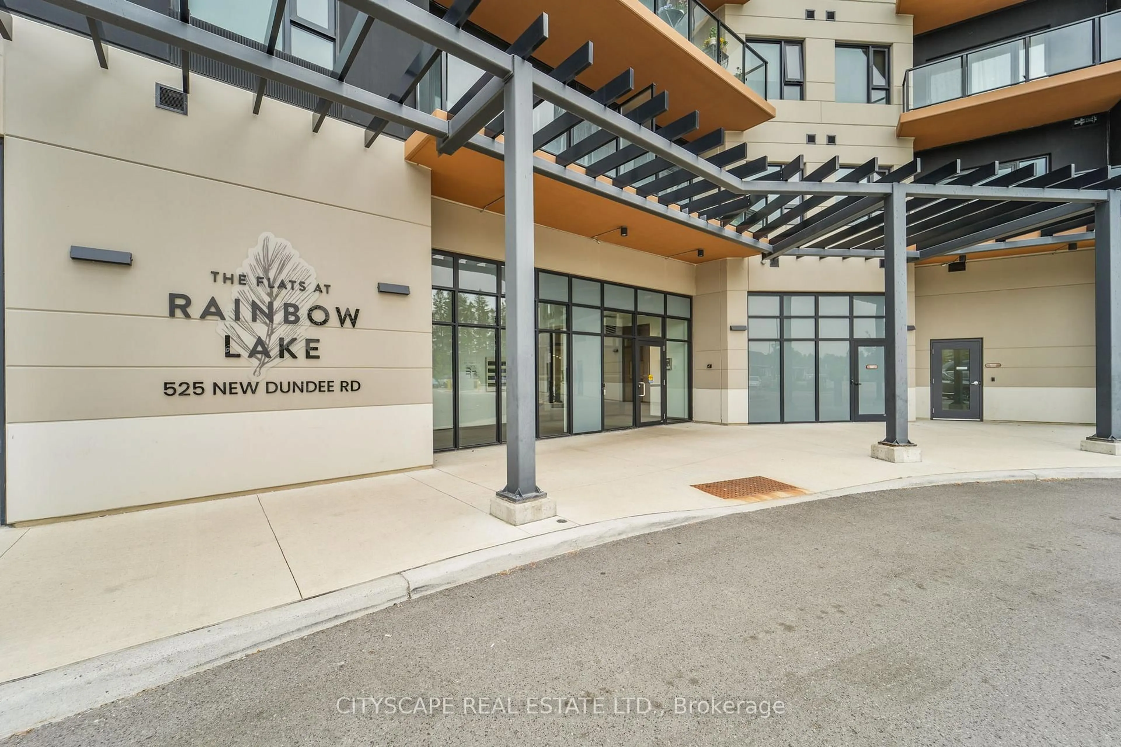Indoor foyer for 525 New Dundee Rd #802, Kitchener Ontario N2P 0K8