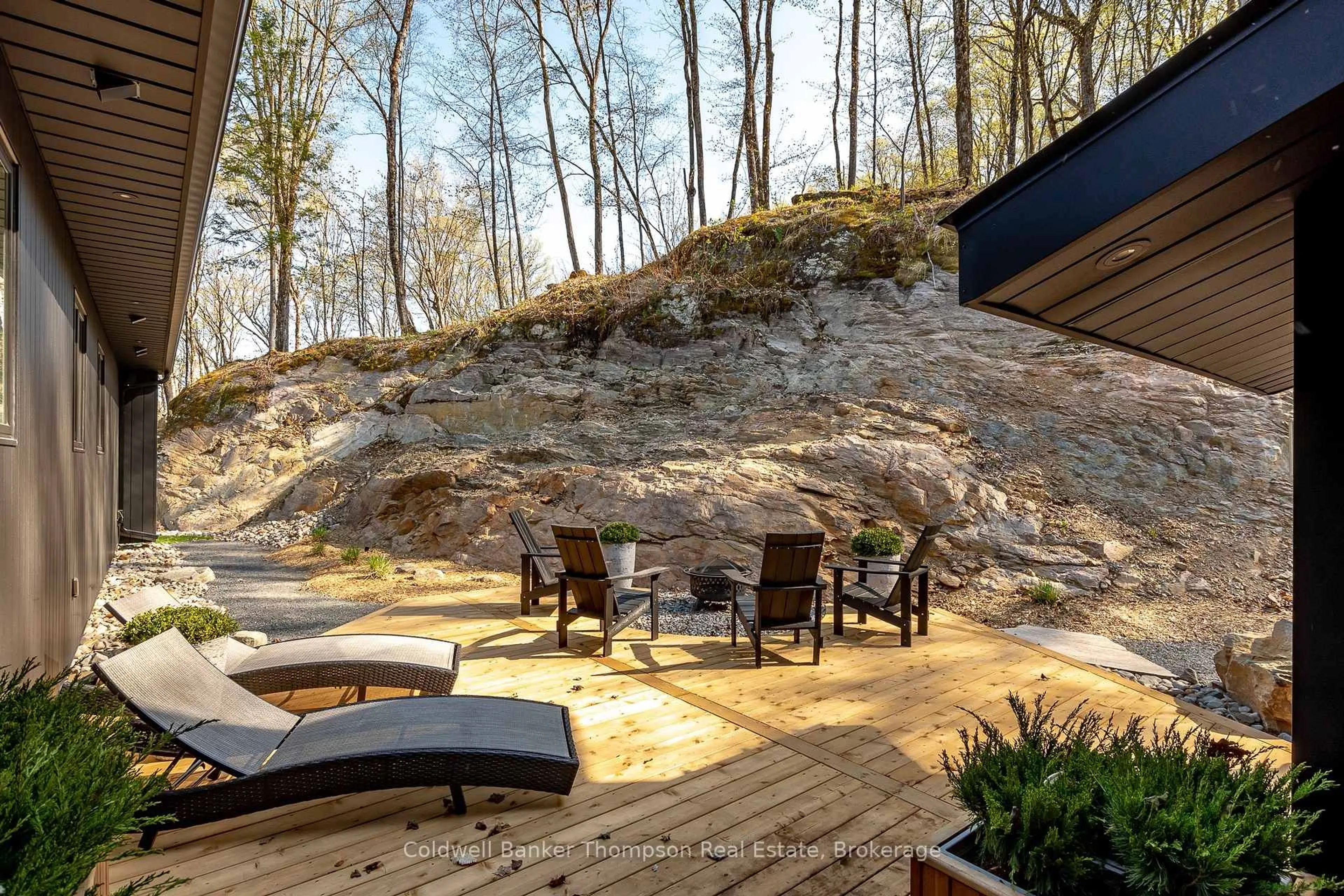 Patio, unknown for 21 Natures Way, Huntsville Ontario P1H 0B4