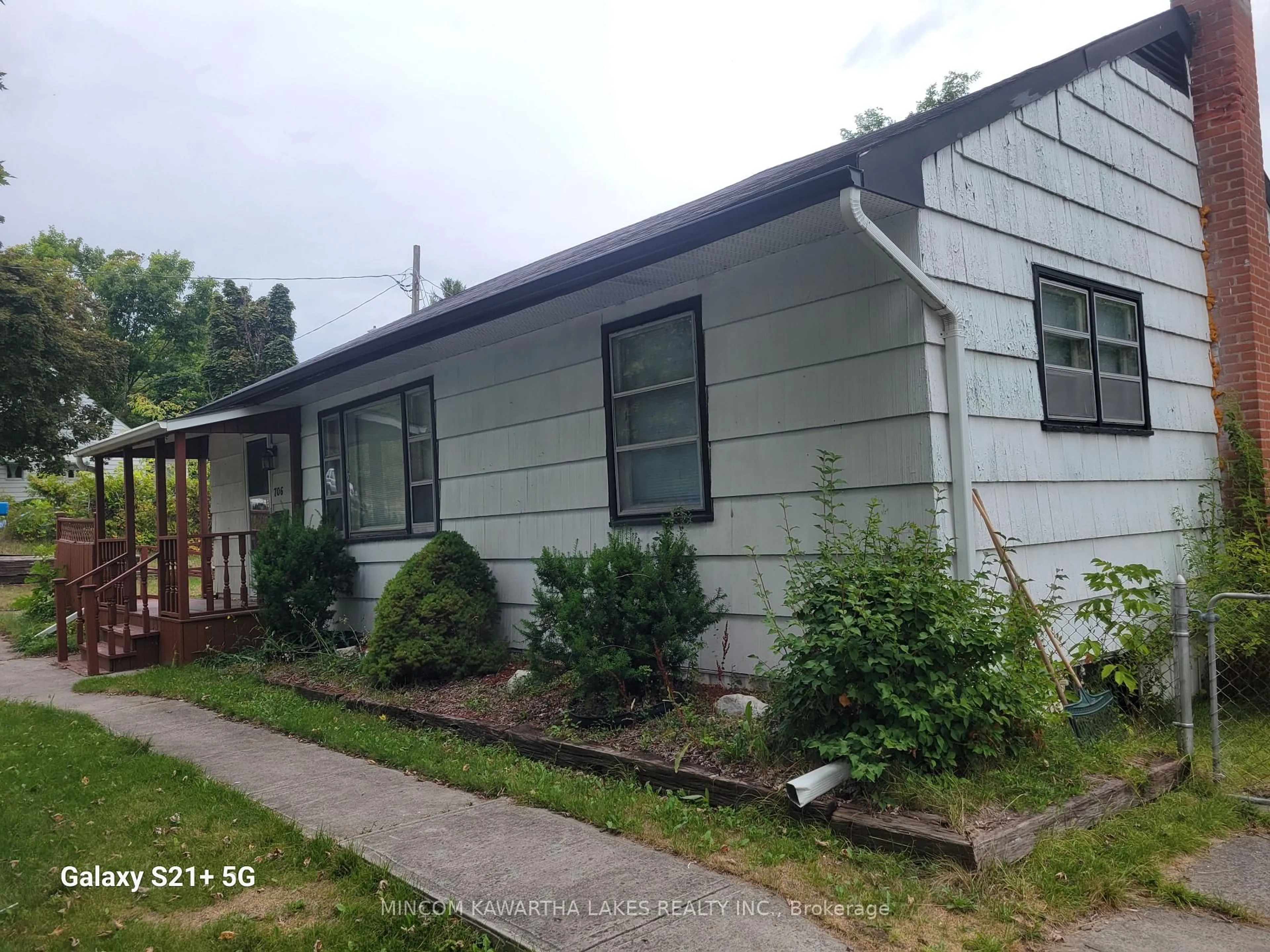 Home with vinyl exterior material, street for 706 Fairbairn St, Peterborough Ontario K9H 6B5