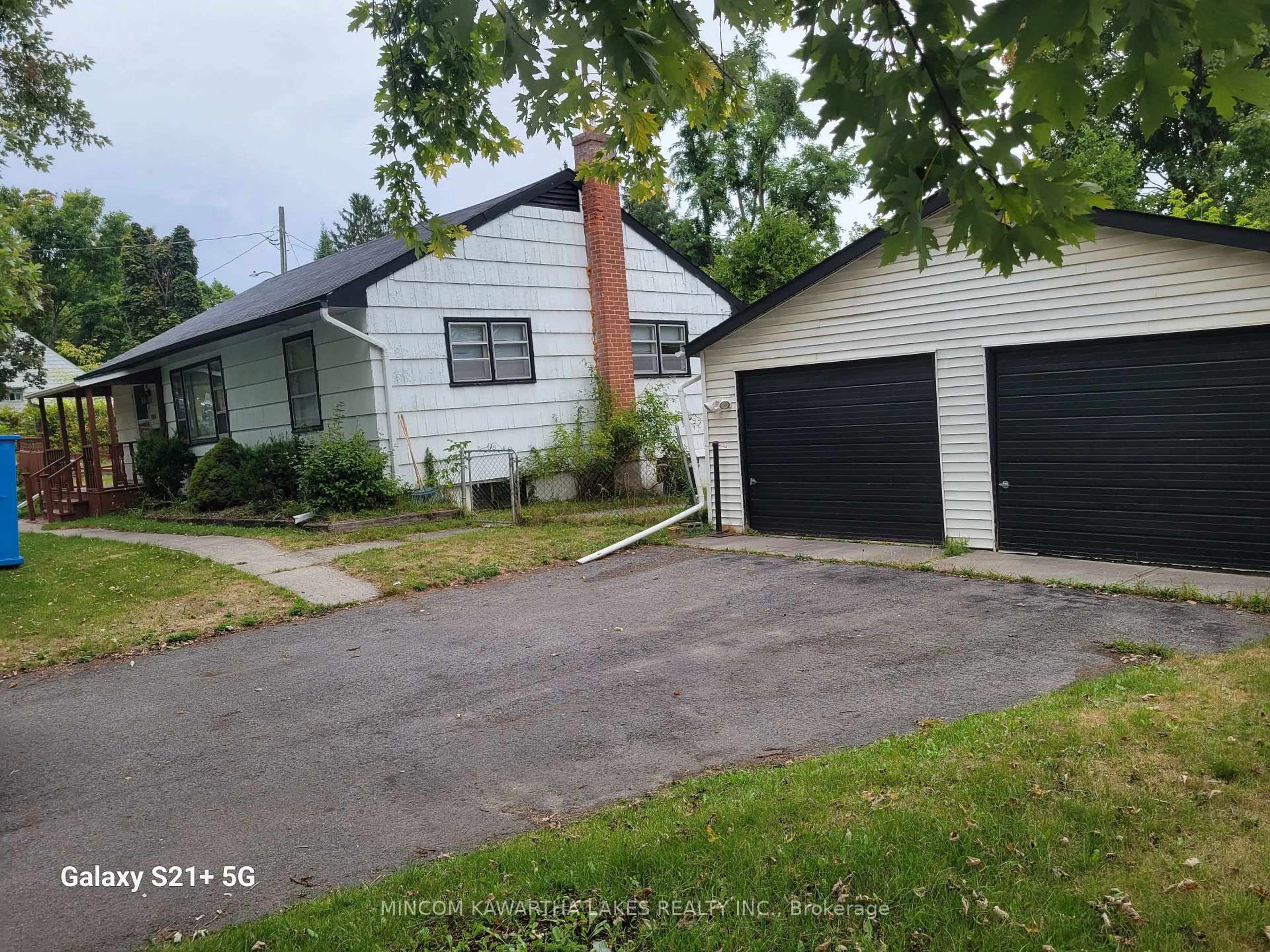 Unknown for 706 Fairbairn St, Peterborough Ontario K9H 6B5