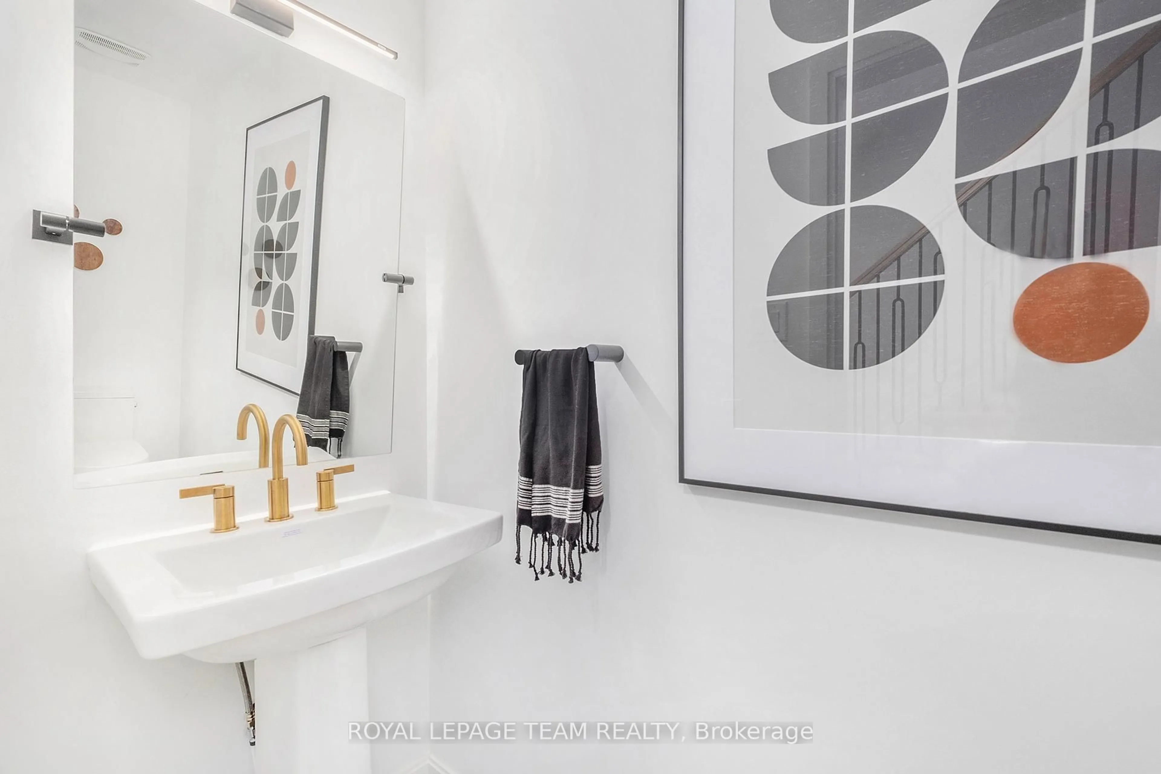 Contemporary bathroom, ceramic/tile floor for 404 Lillian Freiman Private, Ottawa Ontario K2J 7K7