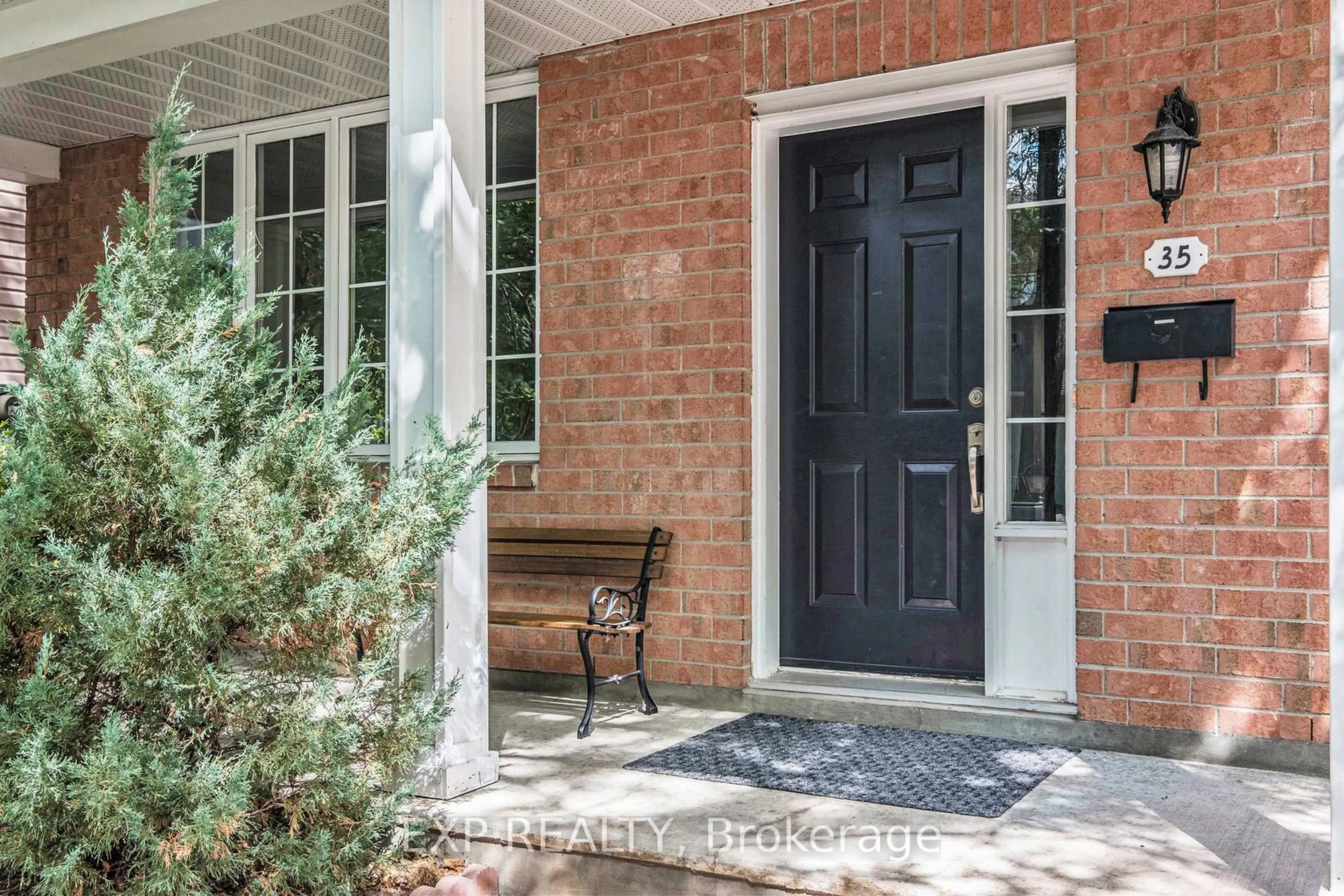 Indoor entryway for 35 Mattamy Pl, Ottawa Ontario K2G 6K1