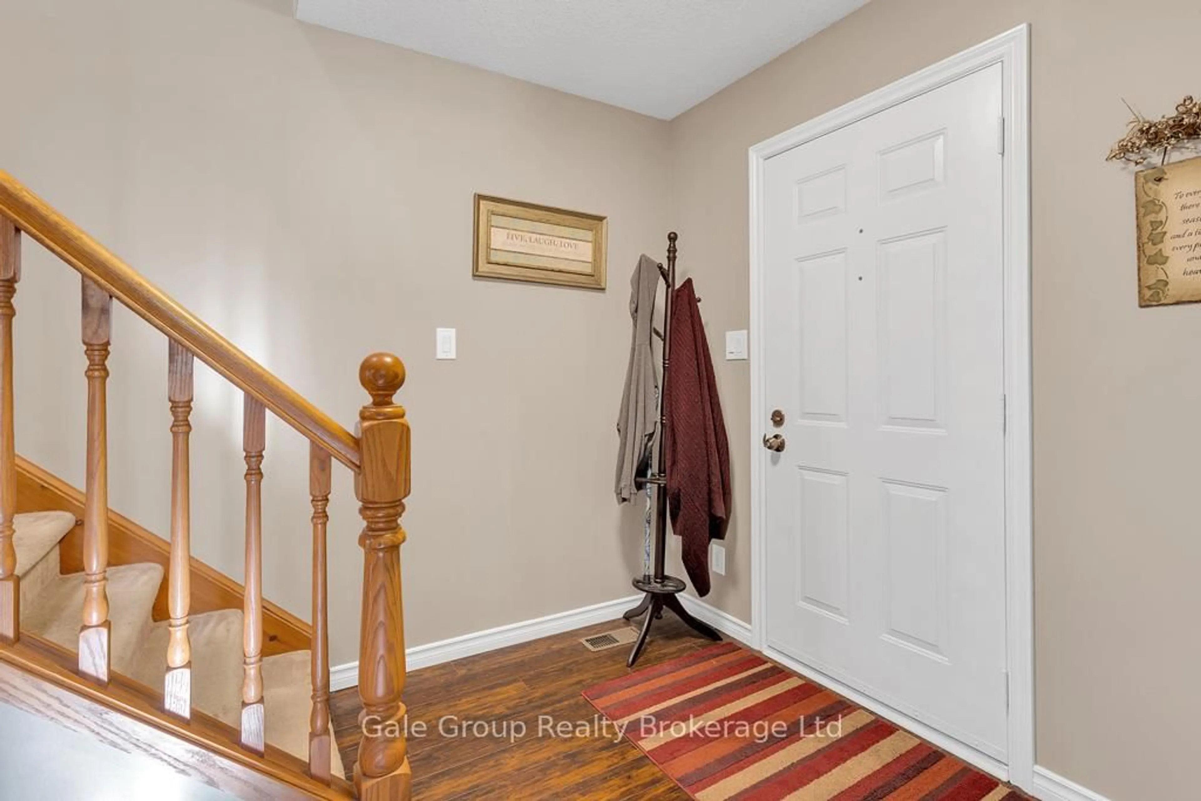 Indoor entryway for 1 Cardinal Dr, Woodstock Ontario N4T 1J3