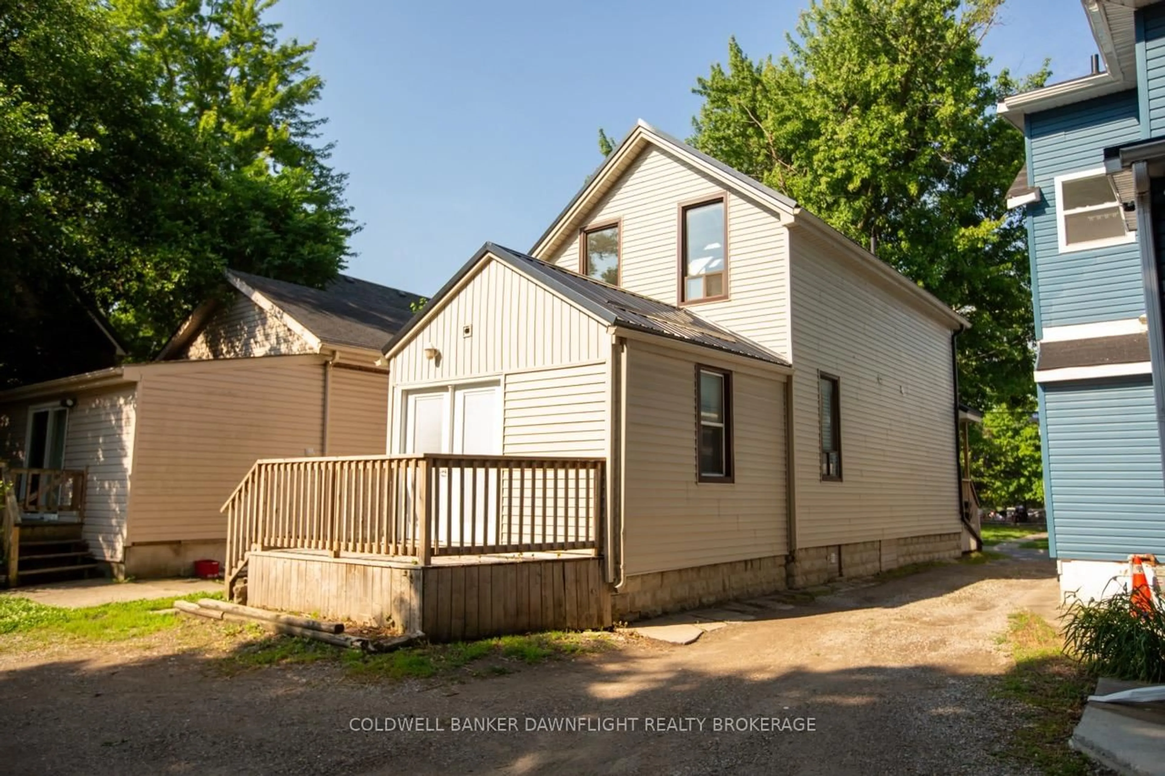 Unknown for 458 Adelaide St, London East Ontario N6B 3H9