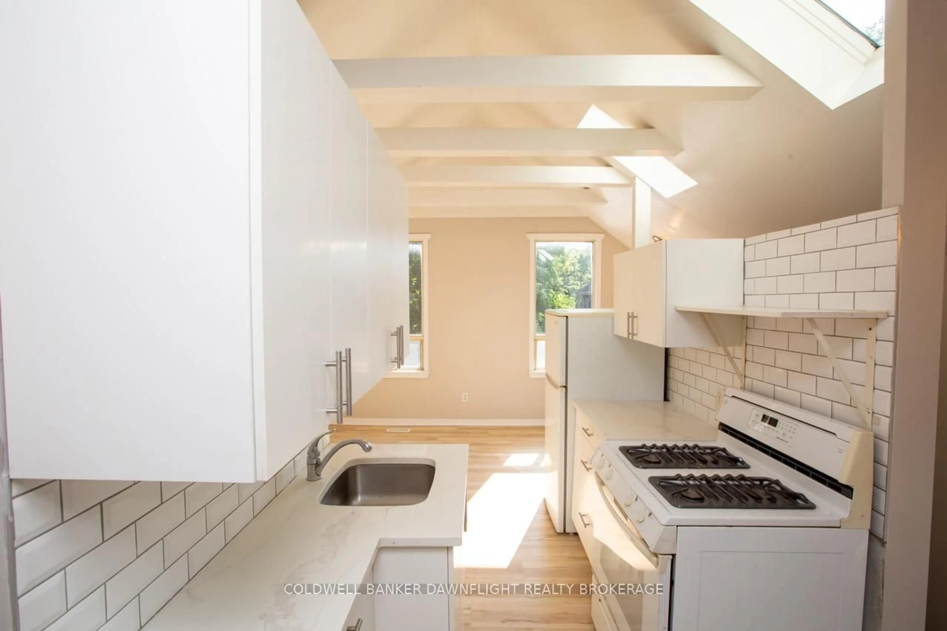 Unknown for 458 Adelaide St, London East Ontario N6B 3H9