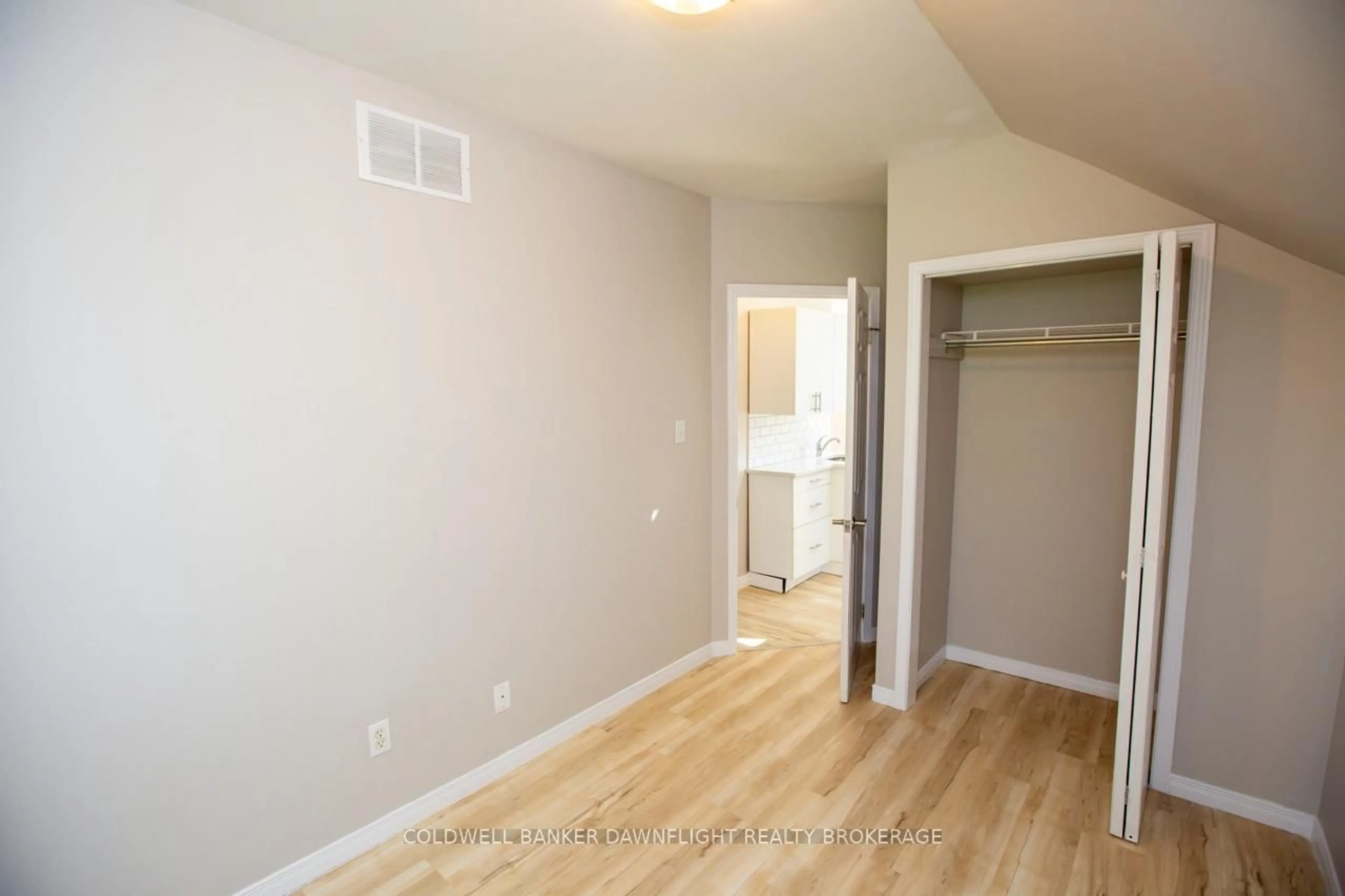 A pic of a room for 458 Adelaide St, London East Ontario N6B 3H9
