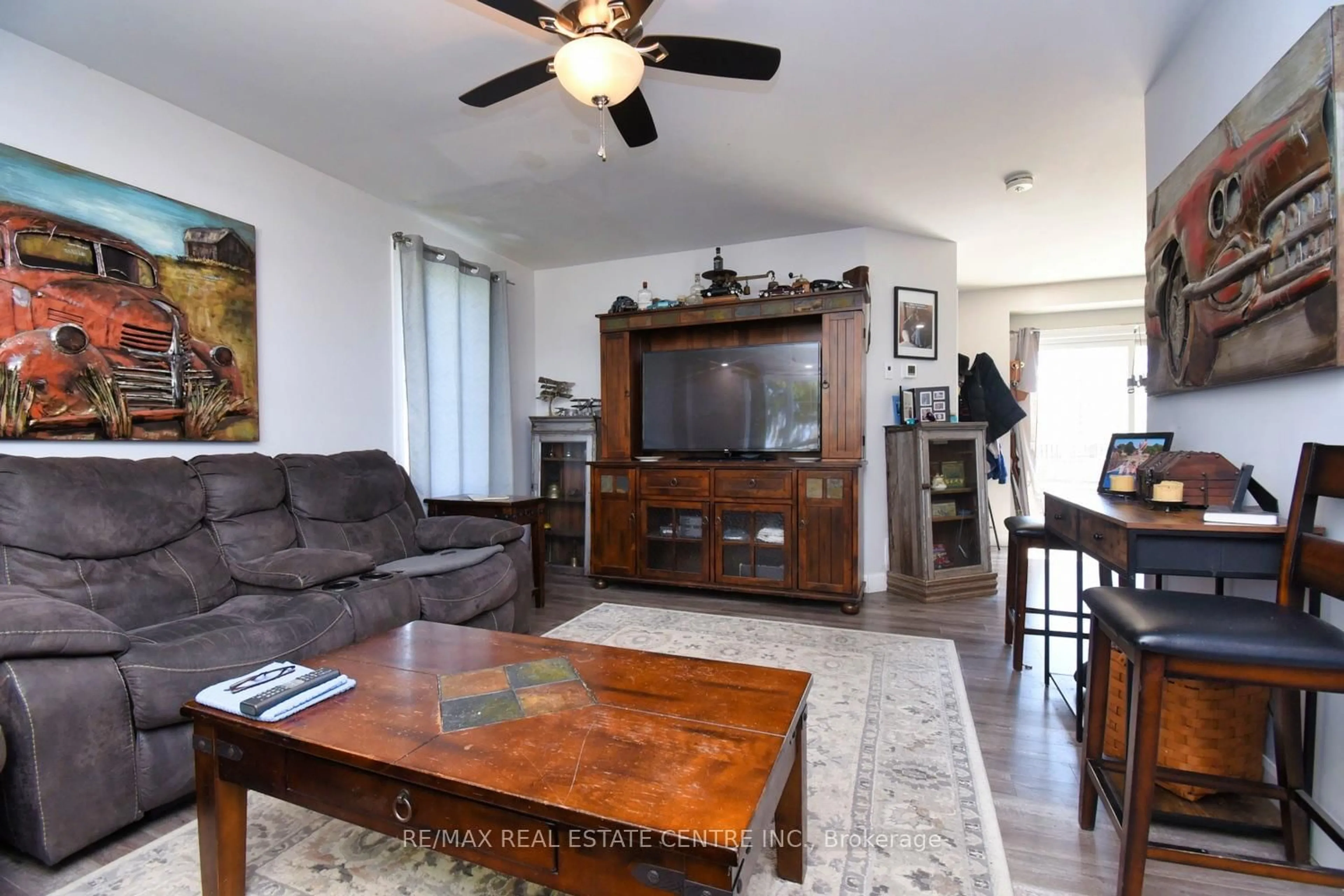 Living room with furniture, unknown for 1364 Thompson Rd, Norfolk Ontario N0E 1Y0