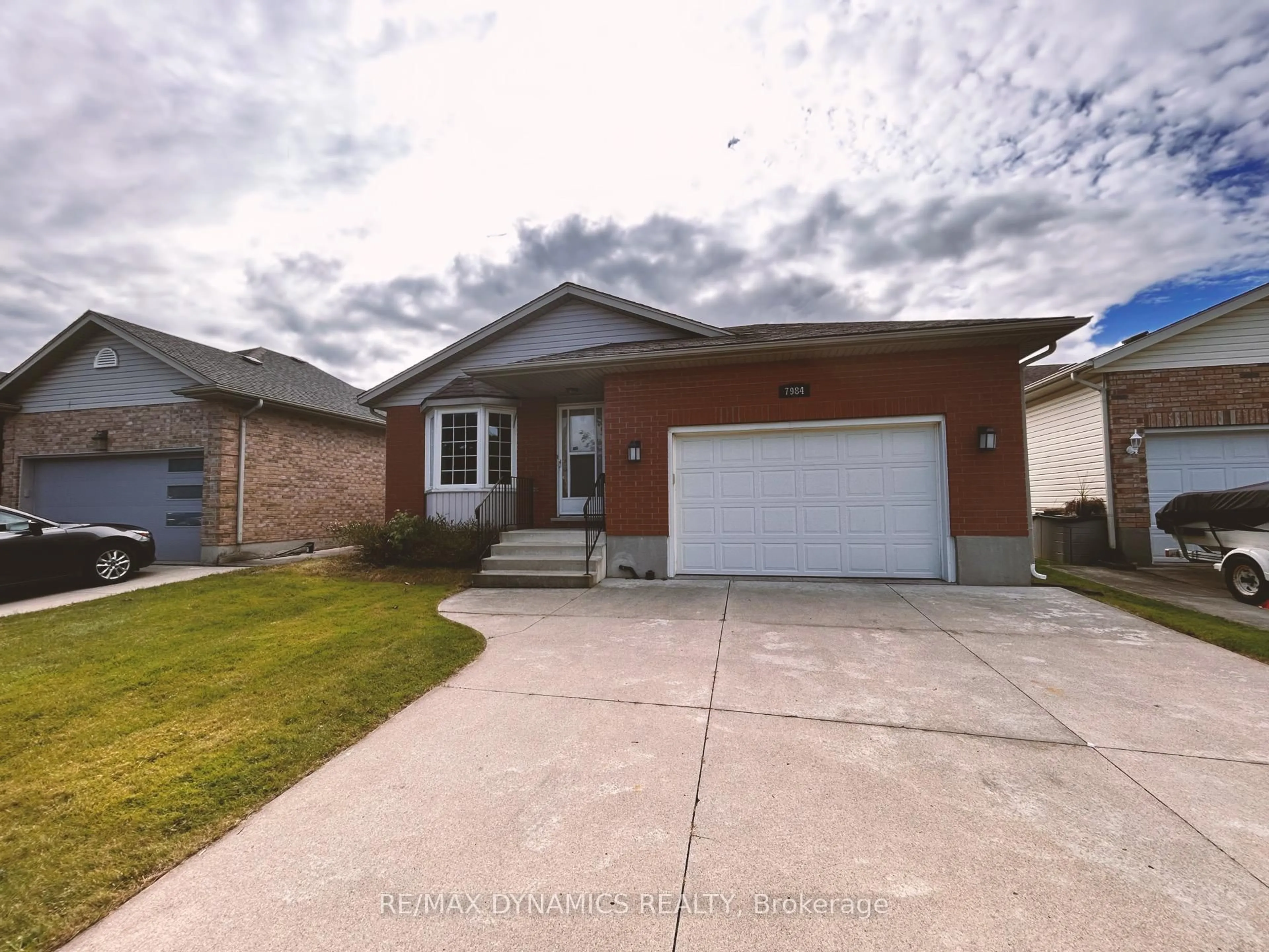 Home with brick exterior material, street for 7984 Grossi Crt, Niagara Falls Ontario L2H 3G8