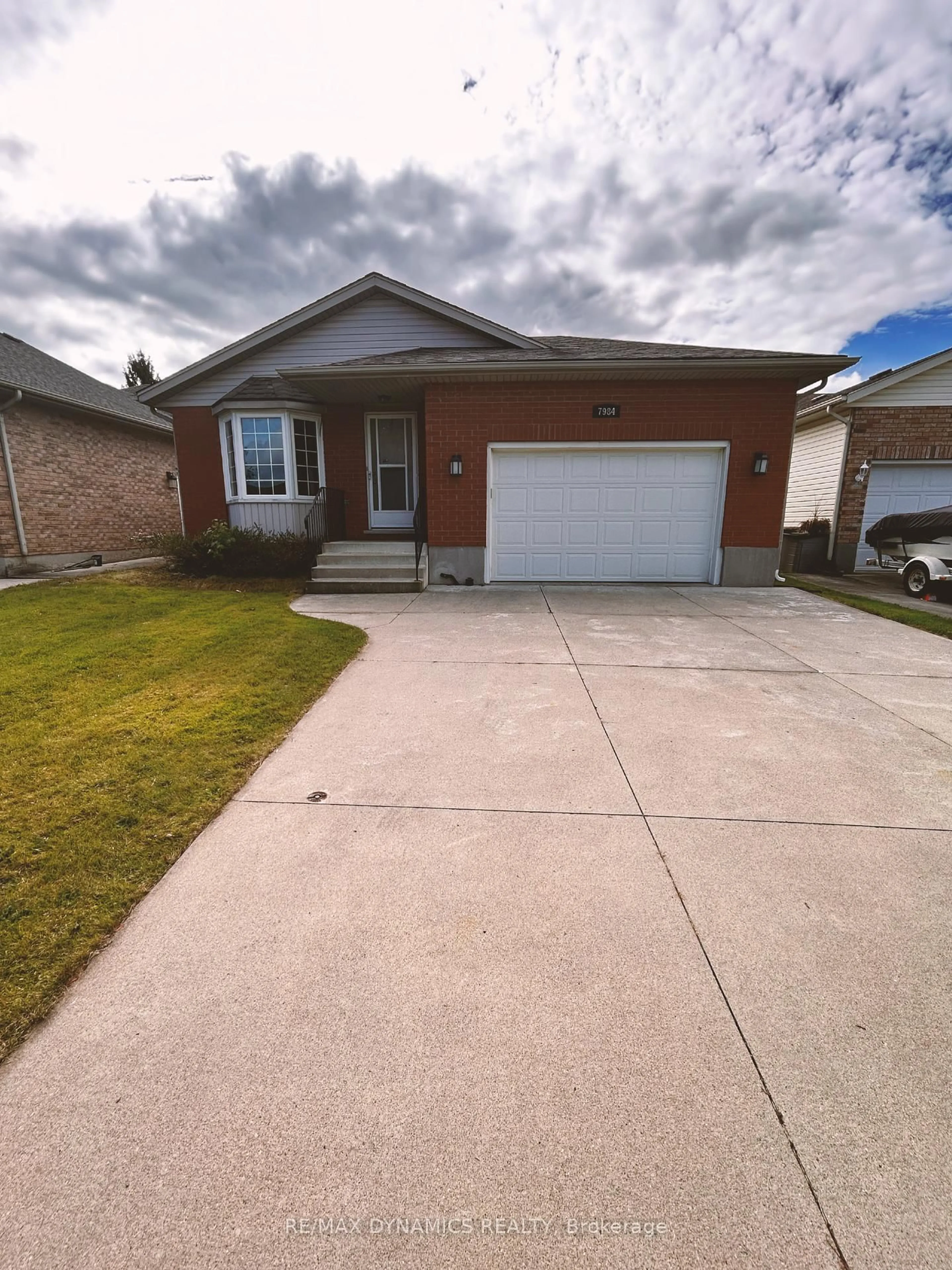 Unknown for 7984 Grossi Crt, Niagara Falls Ontario L2H 3G8