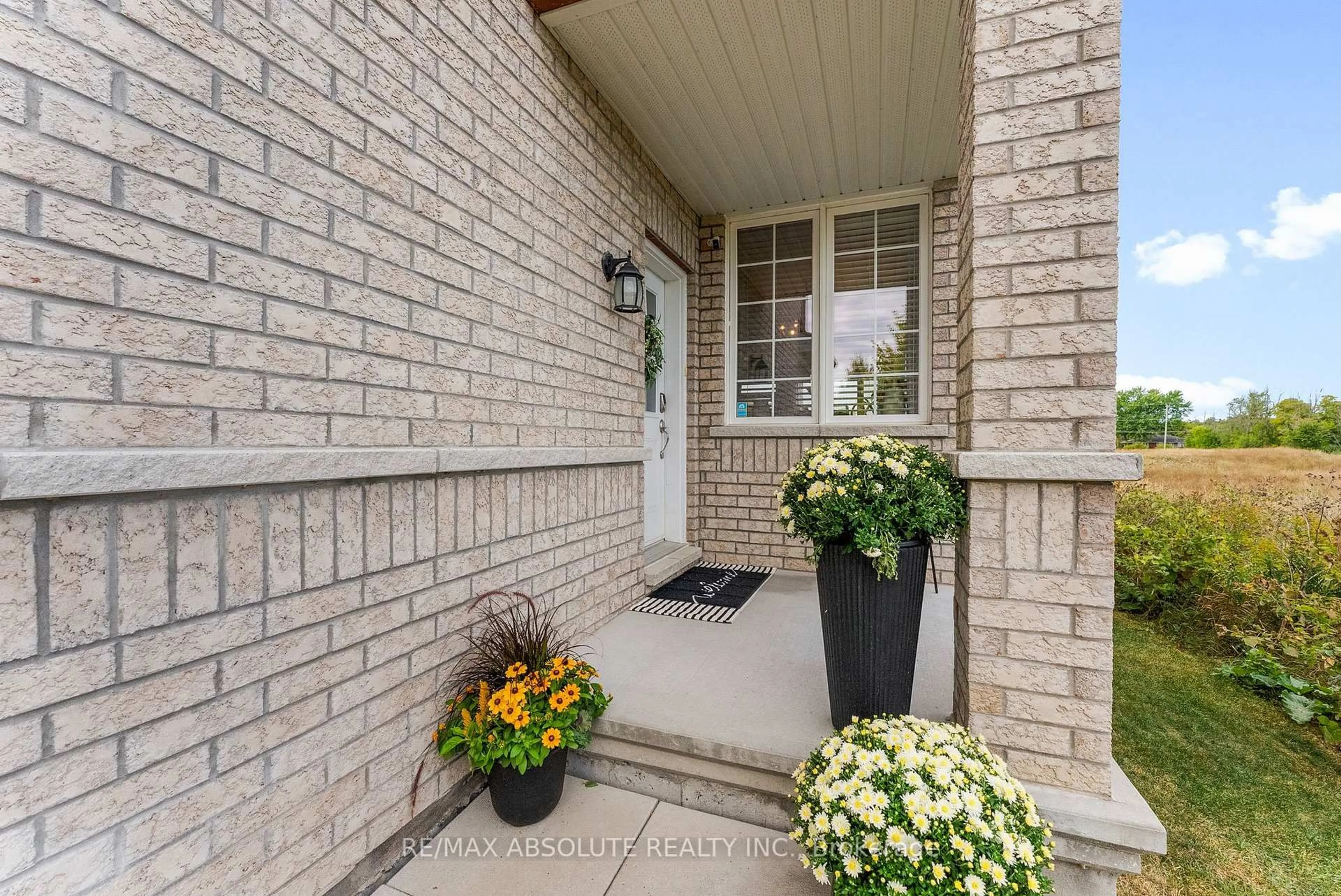 Indoor entryway for 187 Desmond Trudeau Dr, Arnprior Ontario K7S 0H1