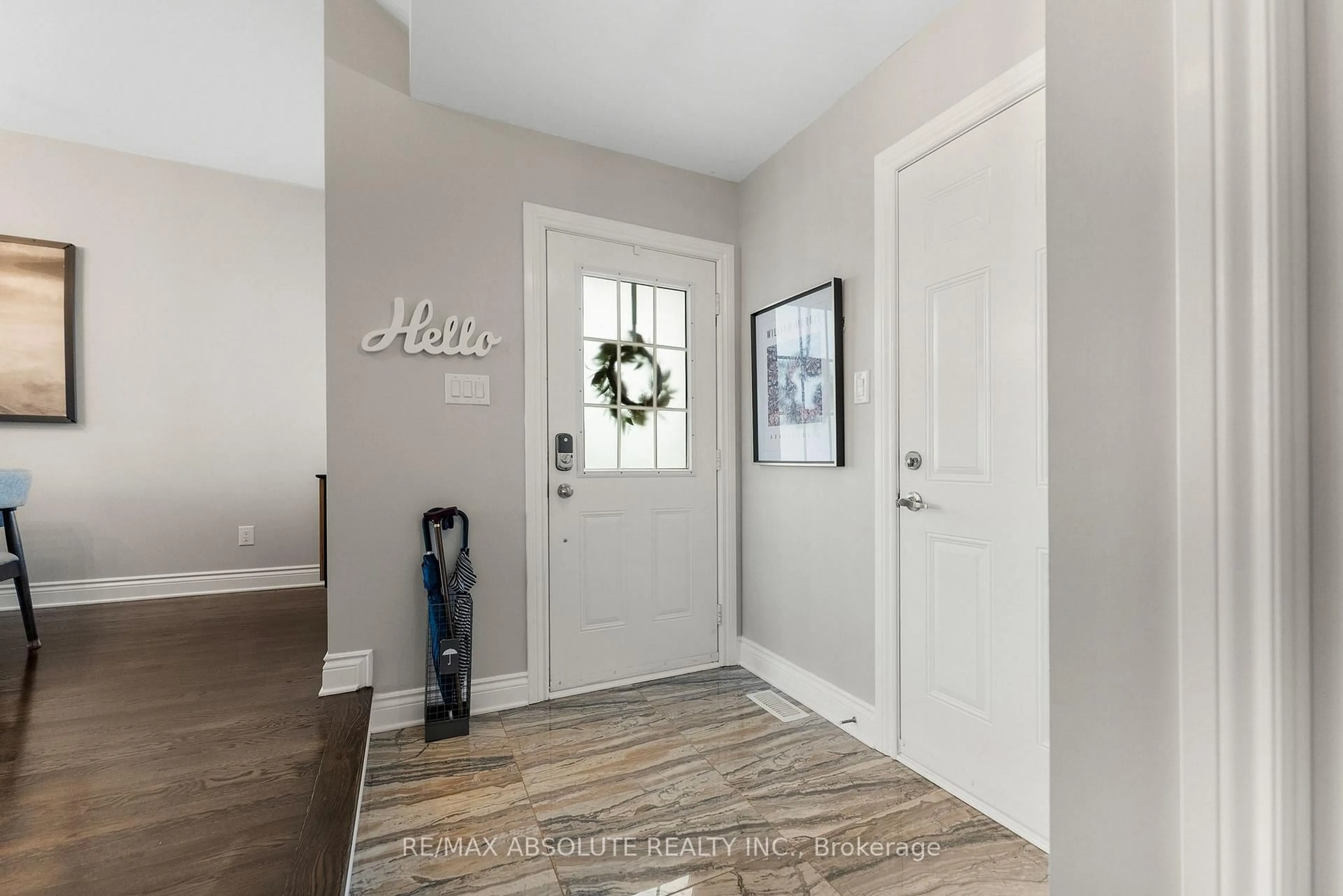 Indoor entryway for 187 Desmond Trudeau Dr, Arnprior Ontario K7S 0H1