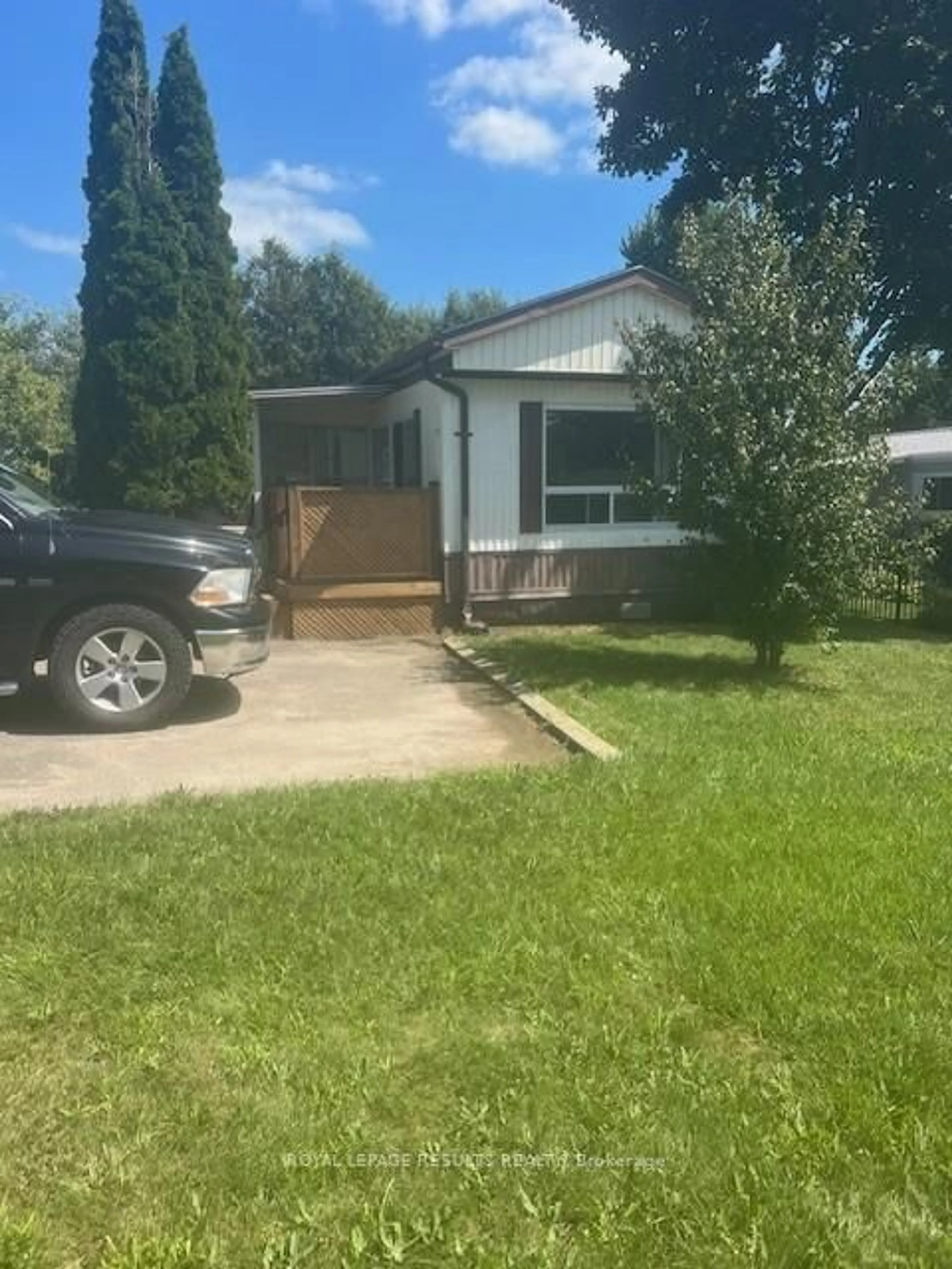 A pic from outside/outdoor area/front of a property/back of a property/a pic from drone, street for 32 Pineview Ave, Malahide Ontario N0L 2J0