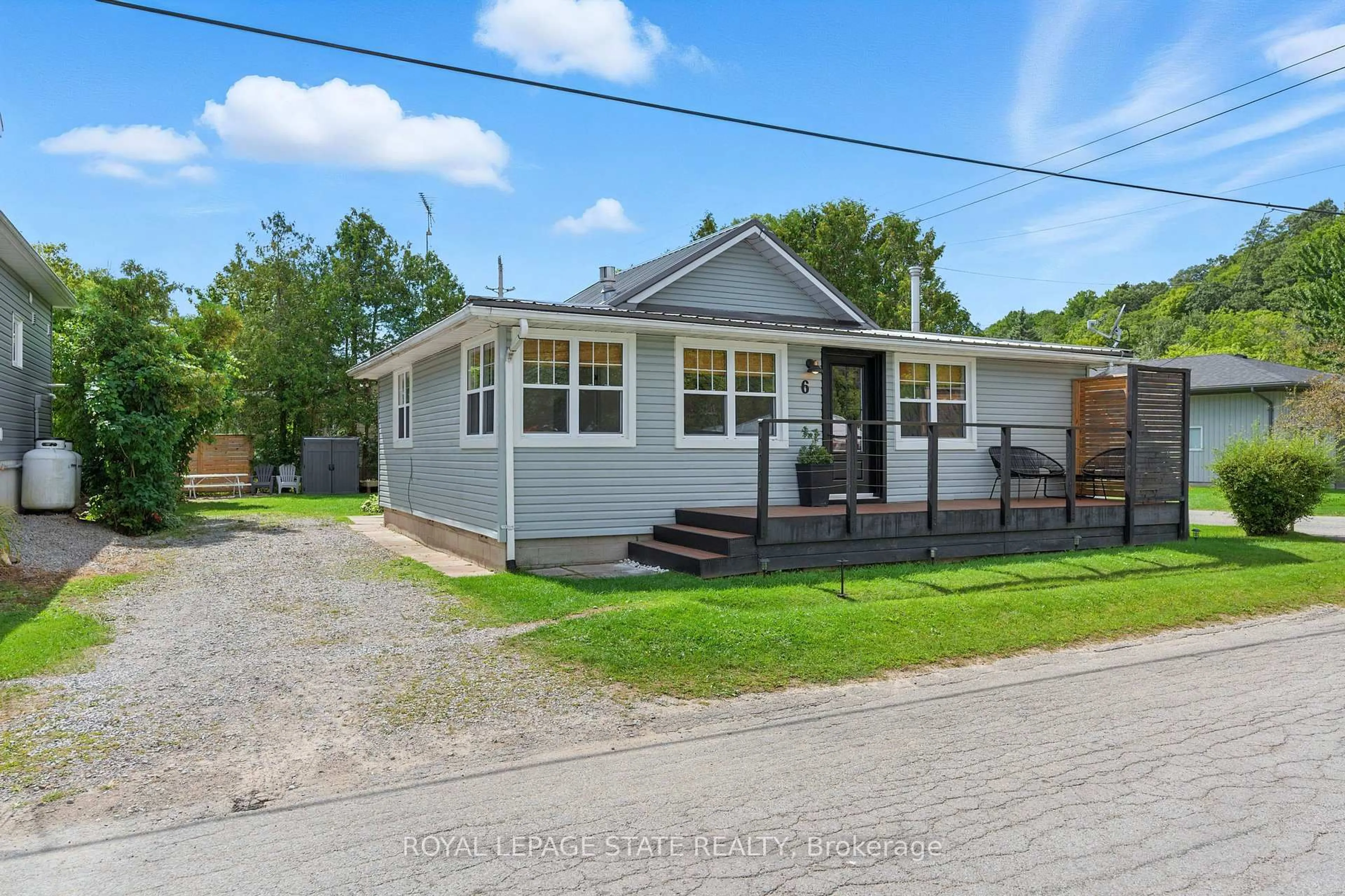 Unknown for 6 Old Hill Rd, Norfolk Ontario N0E 1W0