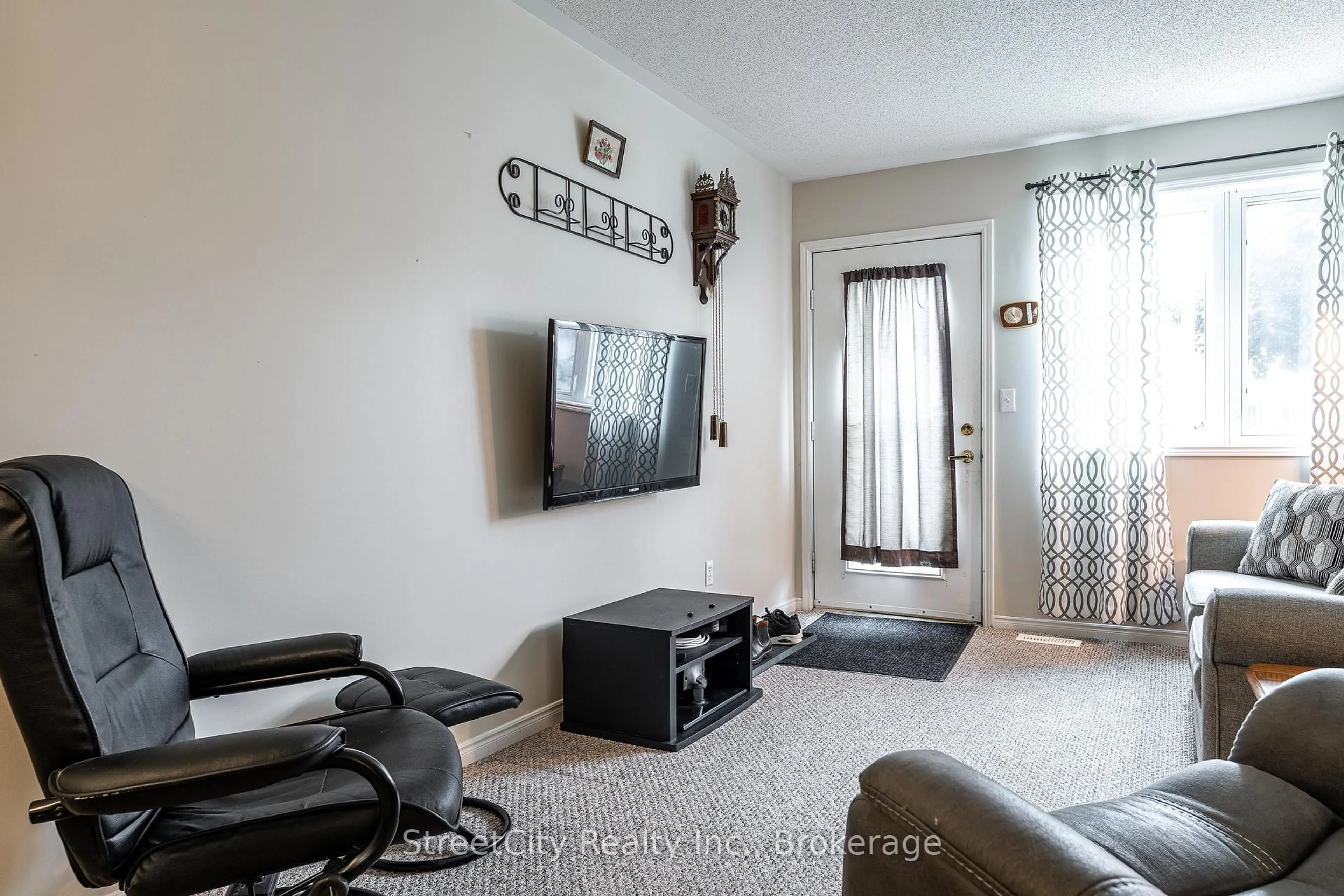 A pic of a room for 300 John St #23, Stratford Ontario N5A 7V5