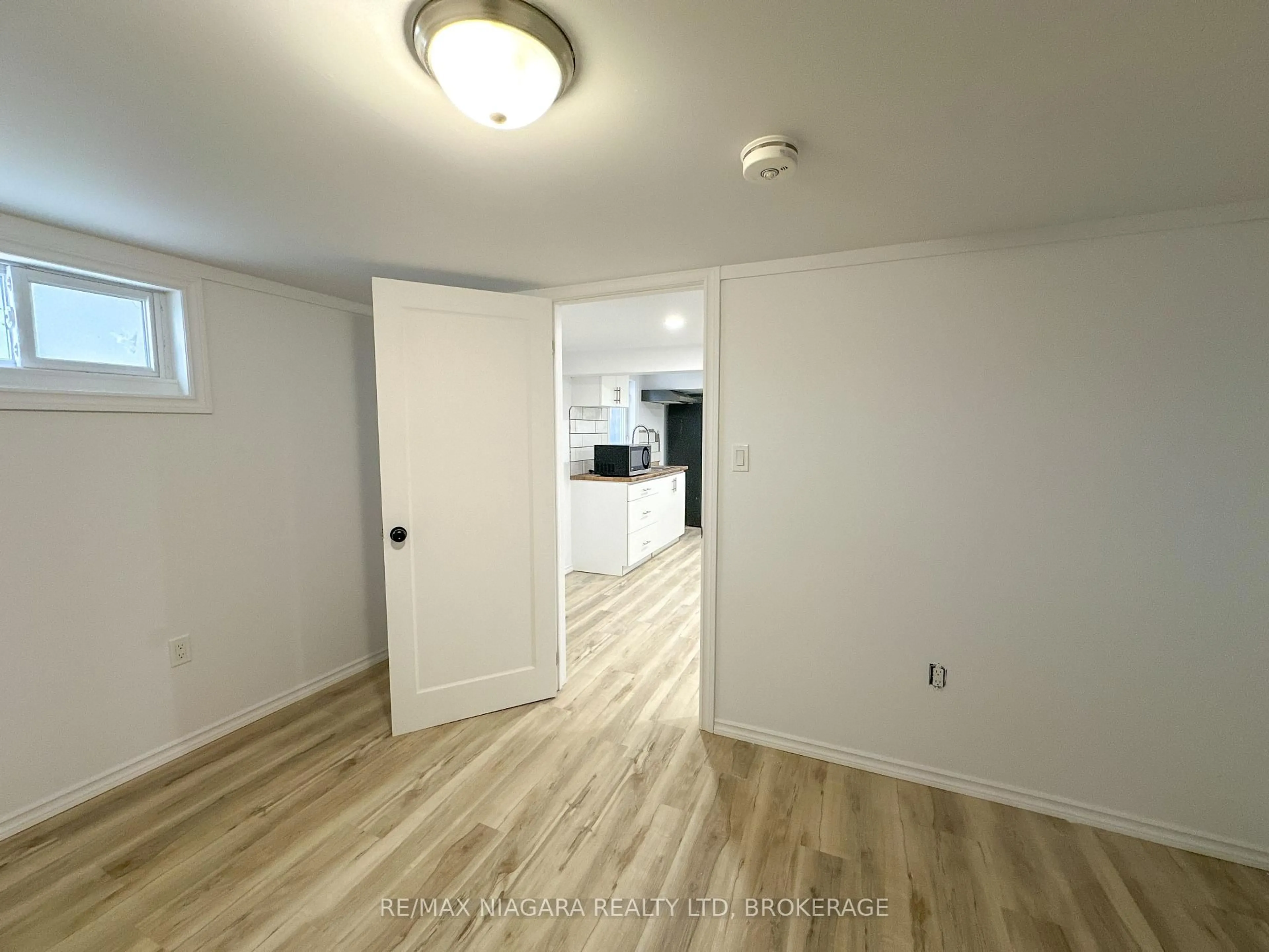 A pic of a room for 233 PELHAM Rd, St. Catharines Ontario L2S 1W8