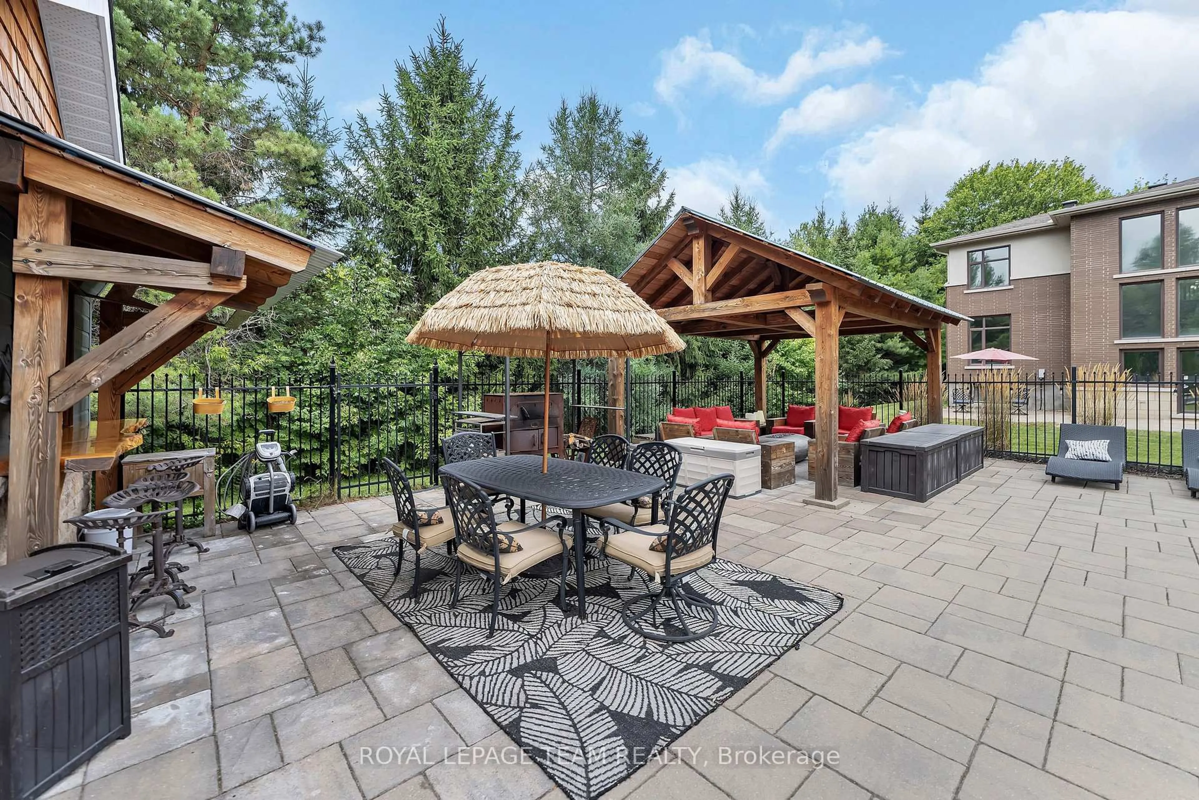 Patio, unknown for 6290 Emerald Links Dr, Ottawa Ontario K4P 1M4