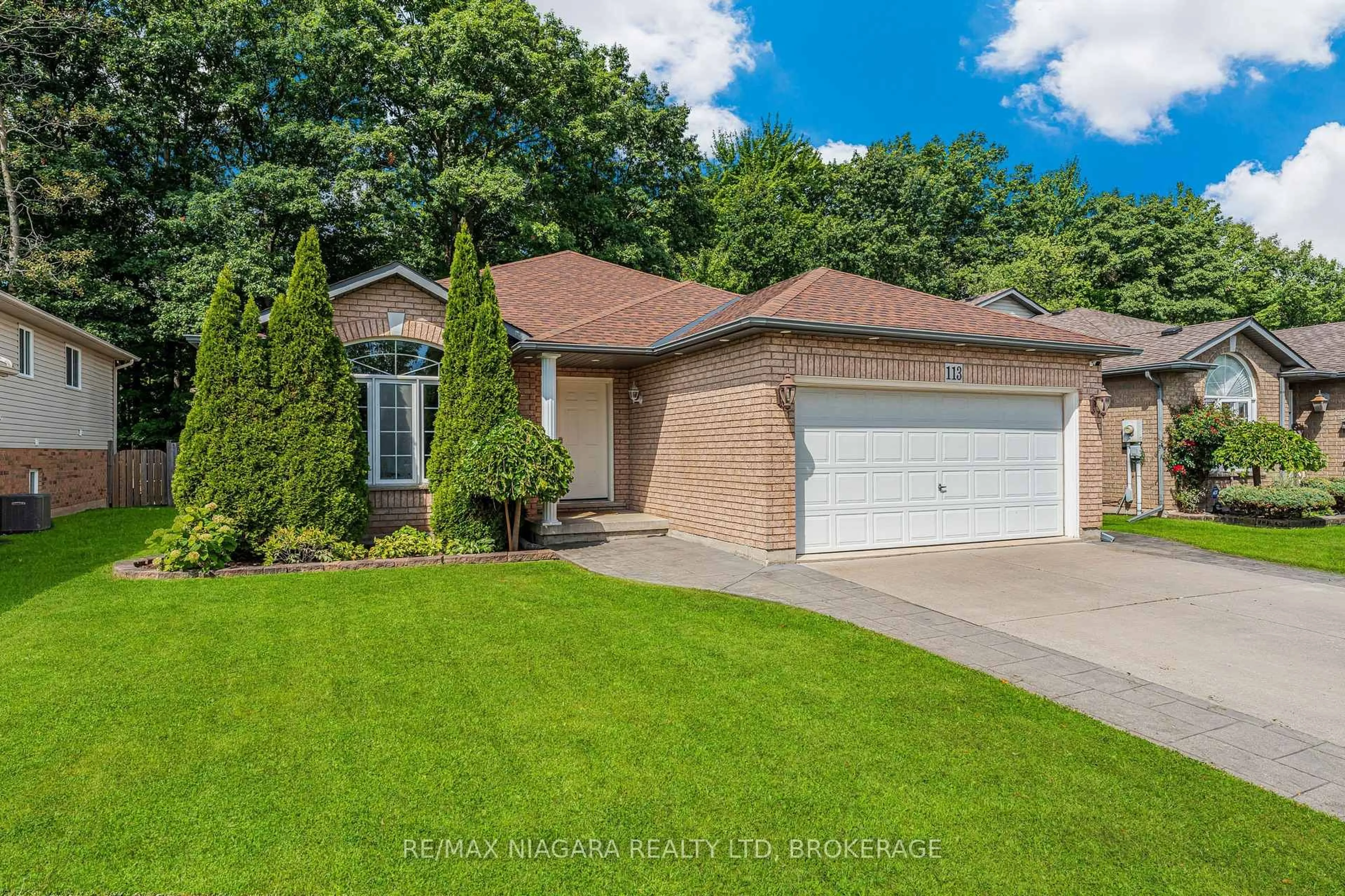 Home with brick exterior material, street for 113 Foxtail Ave, Welland Ontario L3C 7J6