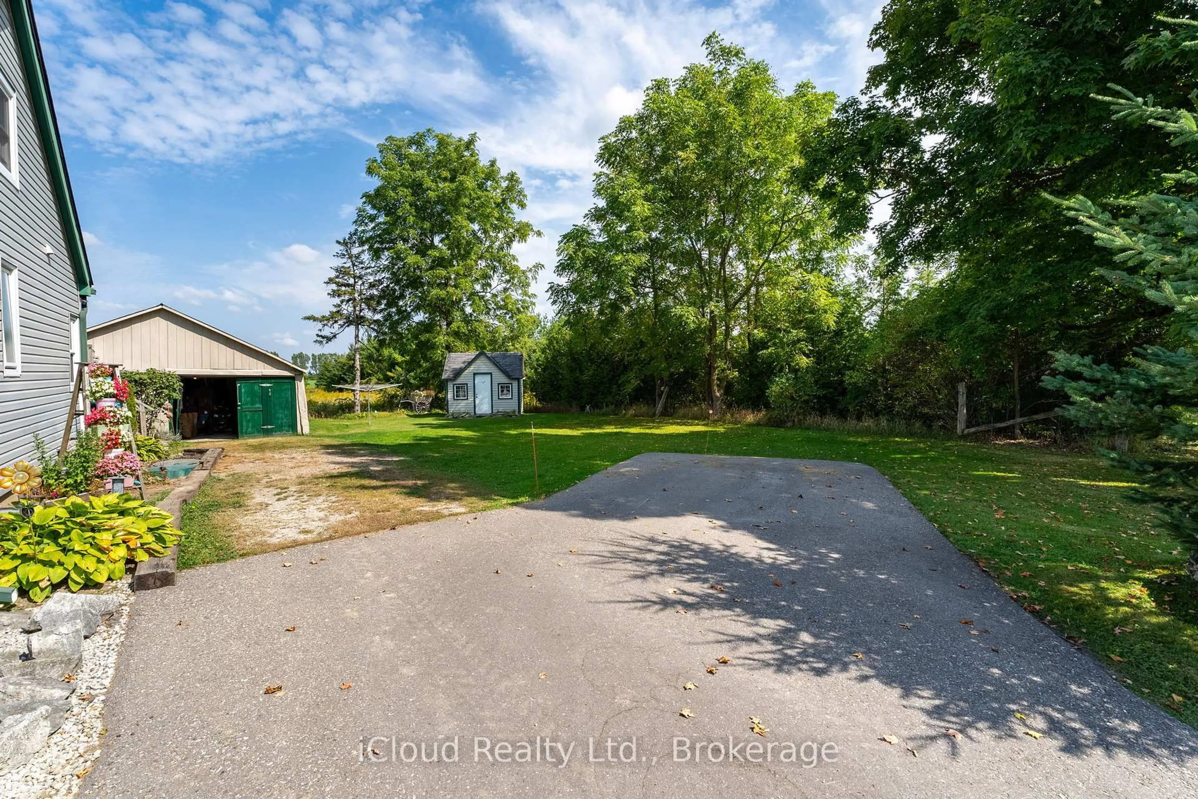 A pic from outside/outdoor area/front of a property/back of a property/a pic from drone, unknown for 191281 13th Line, East Garafraxa Ontario L9W 7B4