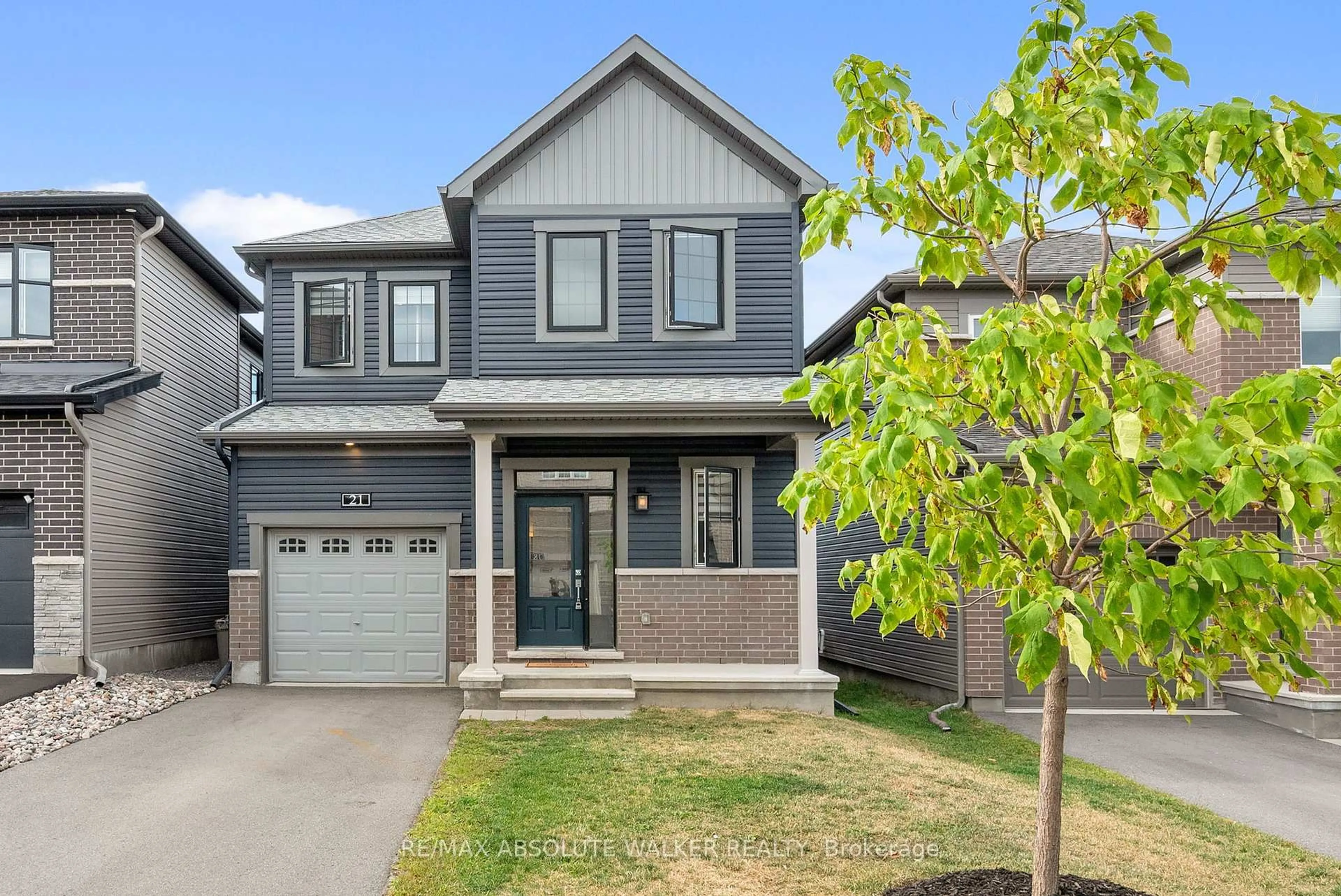 Home with vinyl exterior material, street for 21 Fossa Terr, Ottawa Ontario K2J 6W4