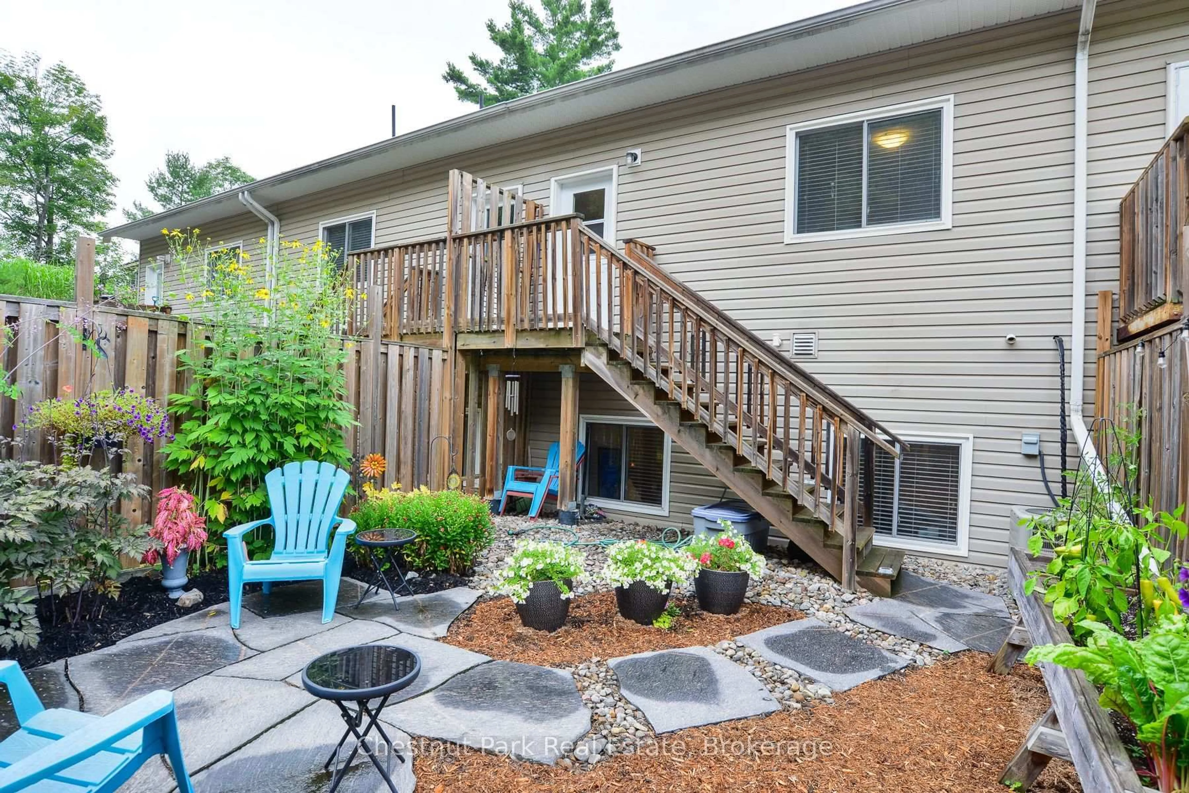 Patio, unknown for 99 Main St #5, Huntsville Ontario P1H 1X1