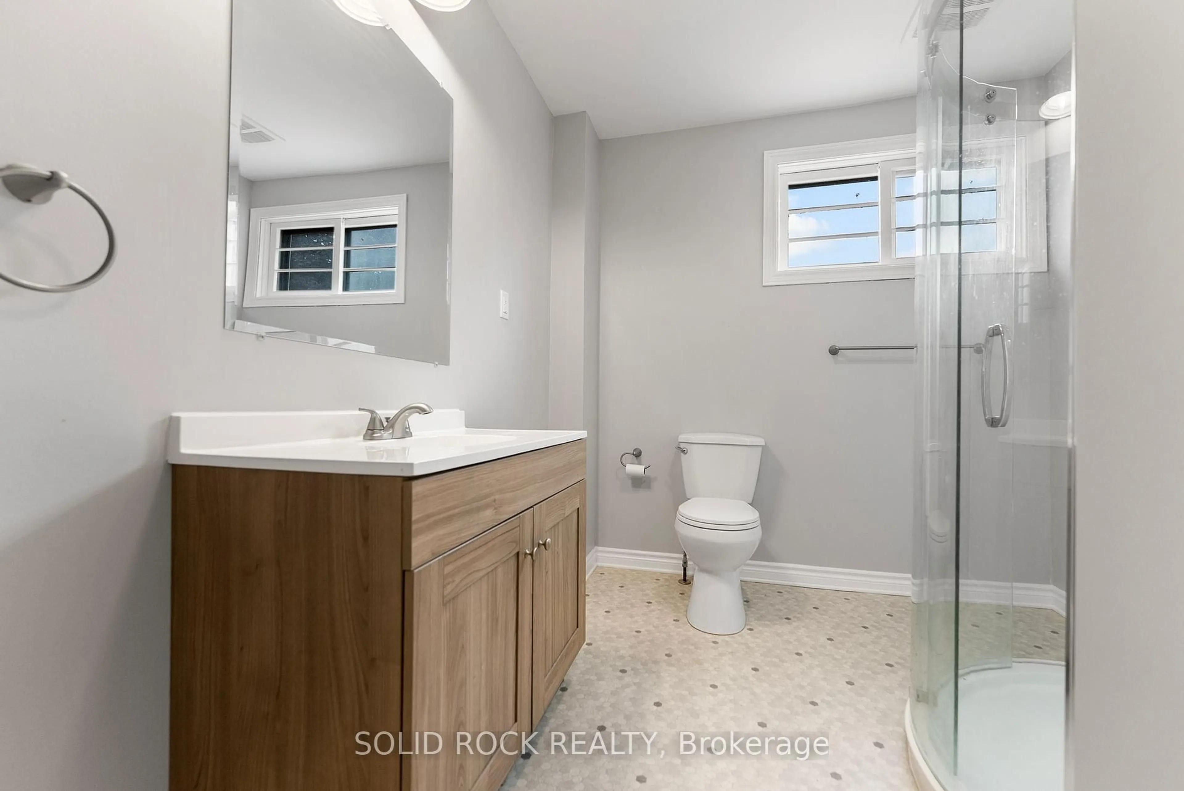Standard bathroom, ceramic/tile floor for 60 Hugh St, Arnprior Ontario K7S 2V6