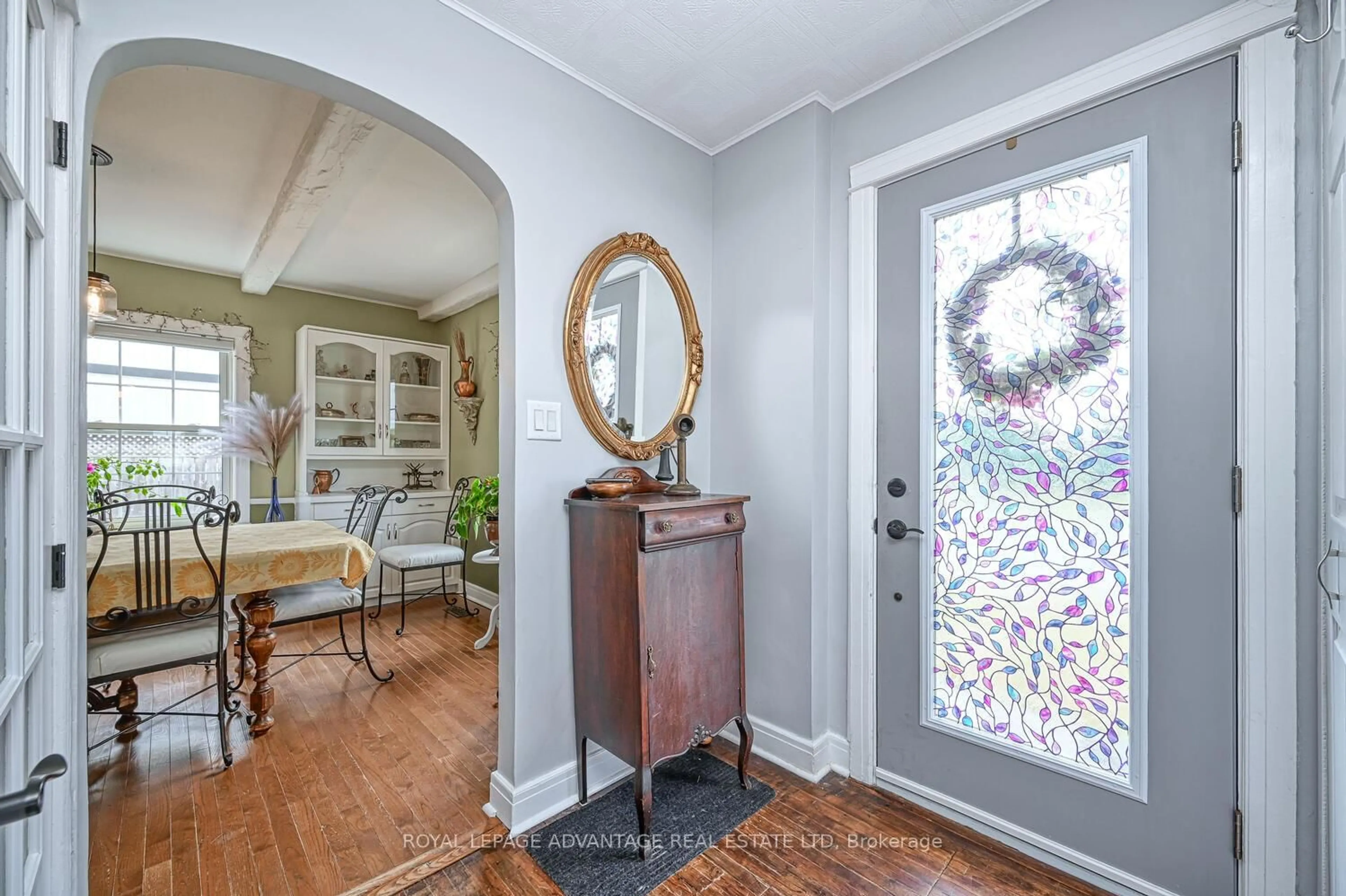 Indoor entryway for 67 JASPER Ave, Smiths Falls Ontario K7A 4C7