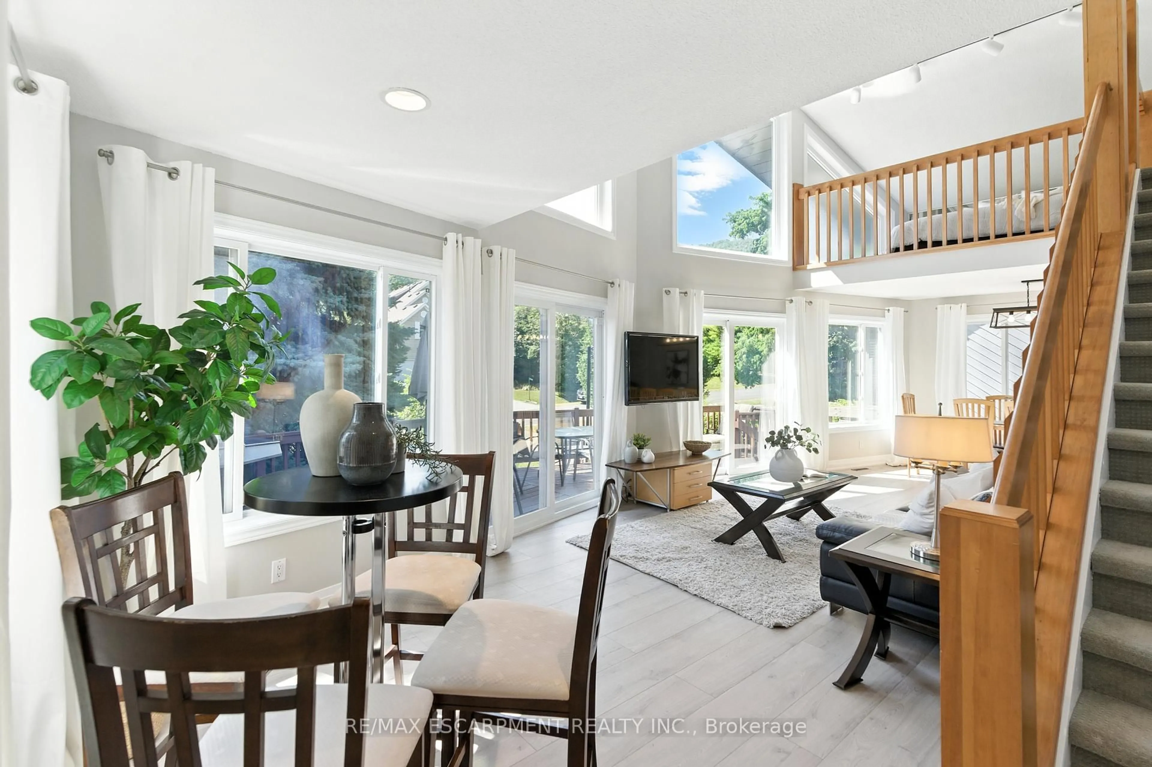 Unknown for 115 Pioneer Lane, Blue Mountains Ontario L9Y 0M6