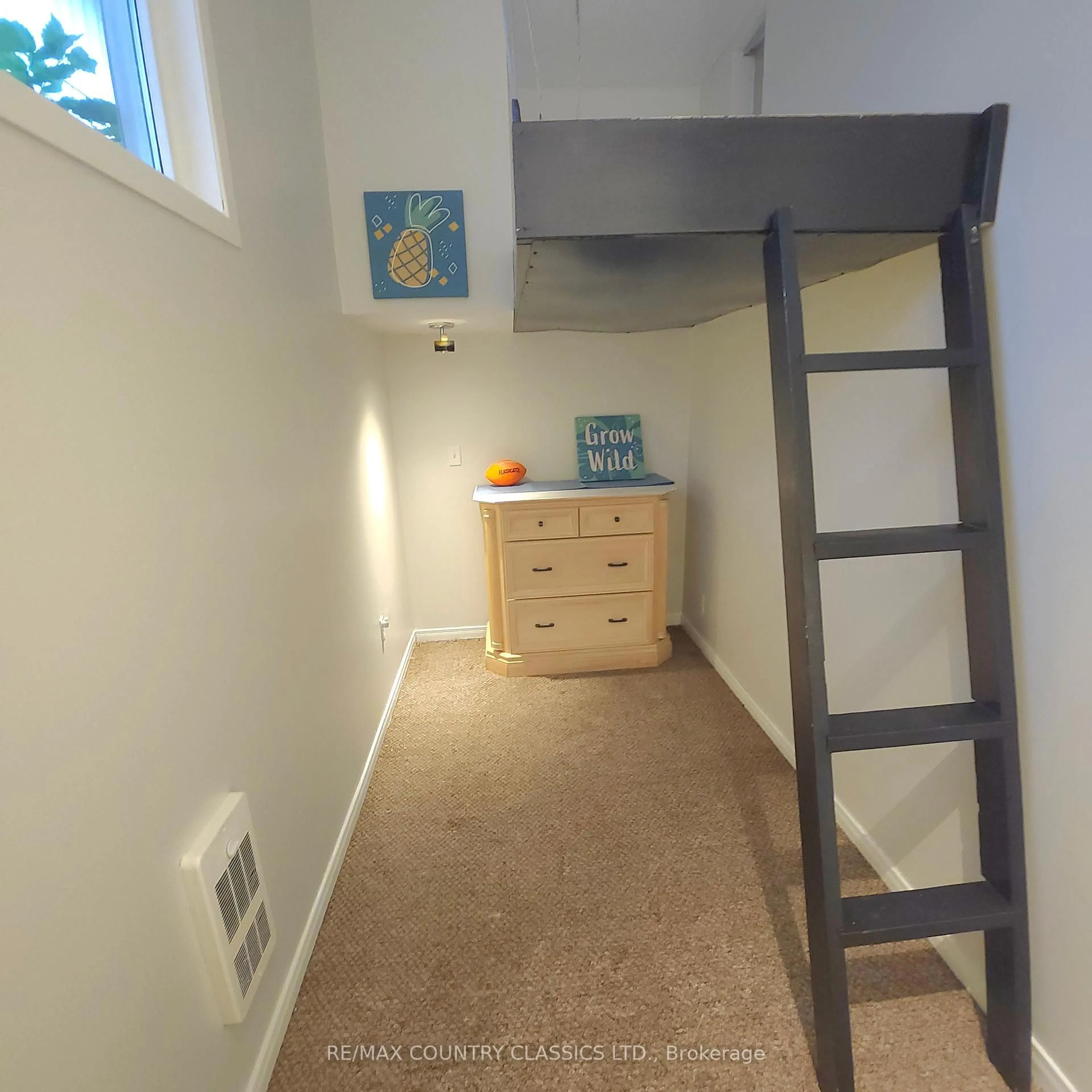A pic of a room for 71 & 73 Cleak Ave, Bancroft Ontario K0L 1C0