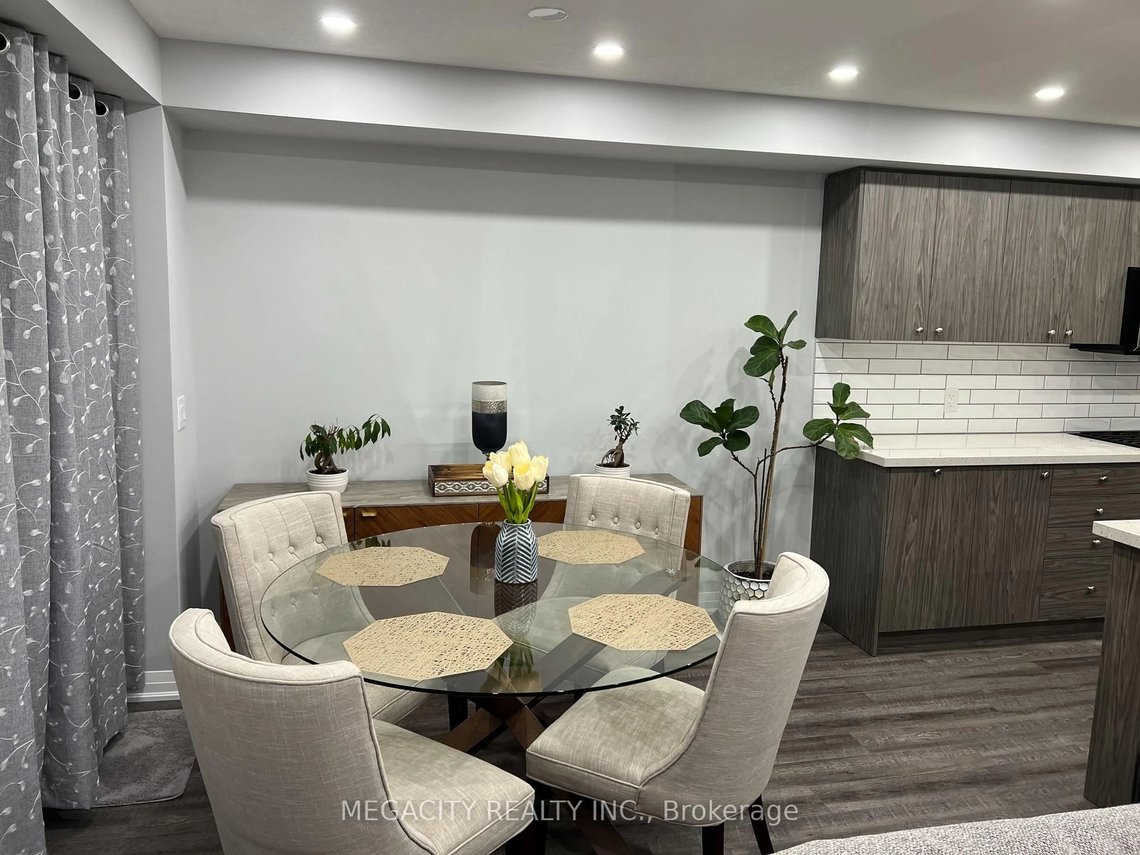 Dining room, unknown for 5 Oceanus Ave, Hamilton Ontario L0R 1P0