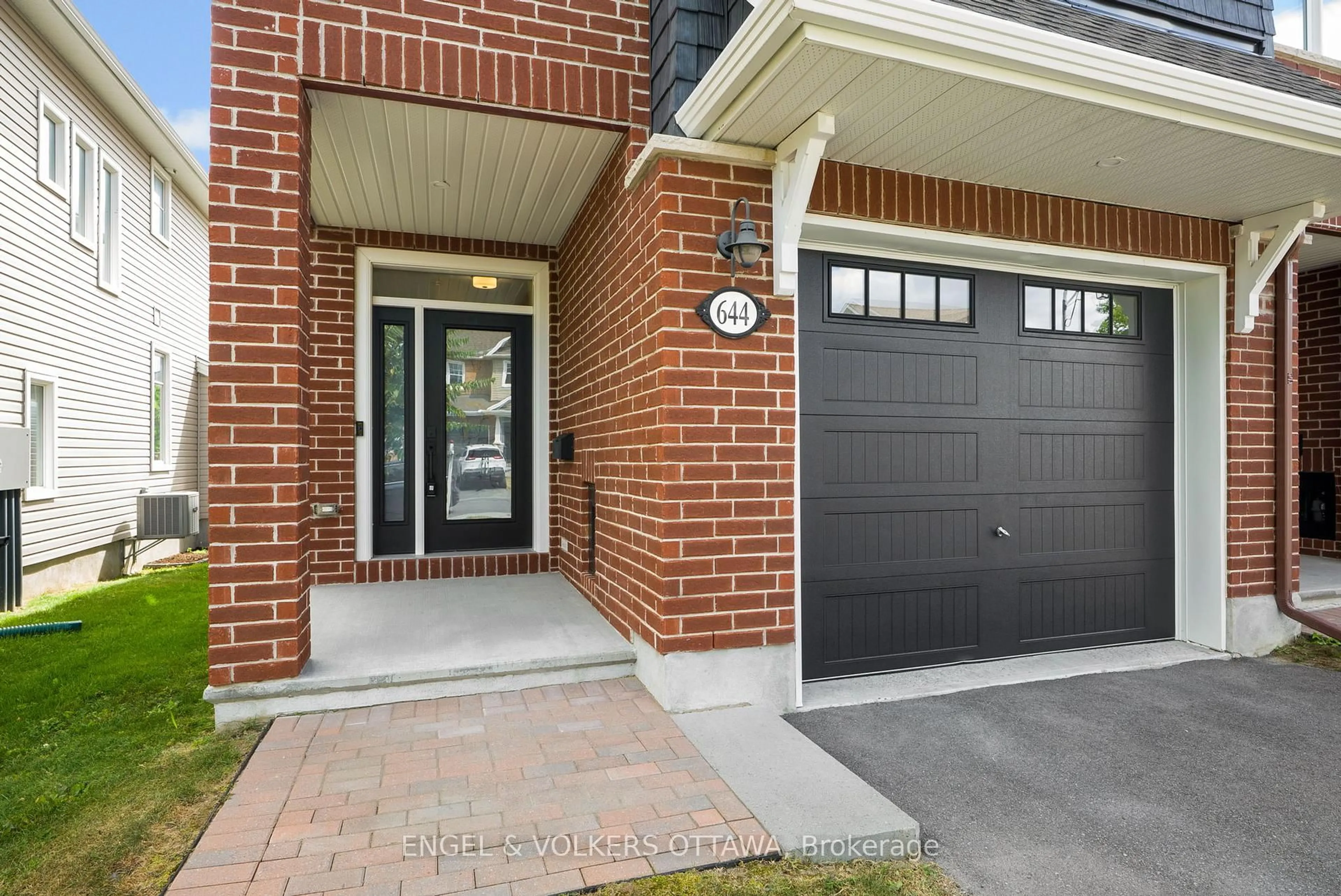 Home with brick exterior material, street for 644 Vivera Pl, Ottawa Ontario K2S 2N1