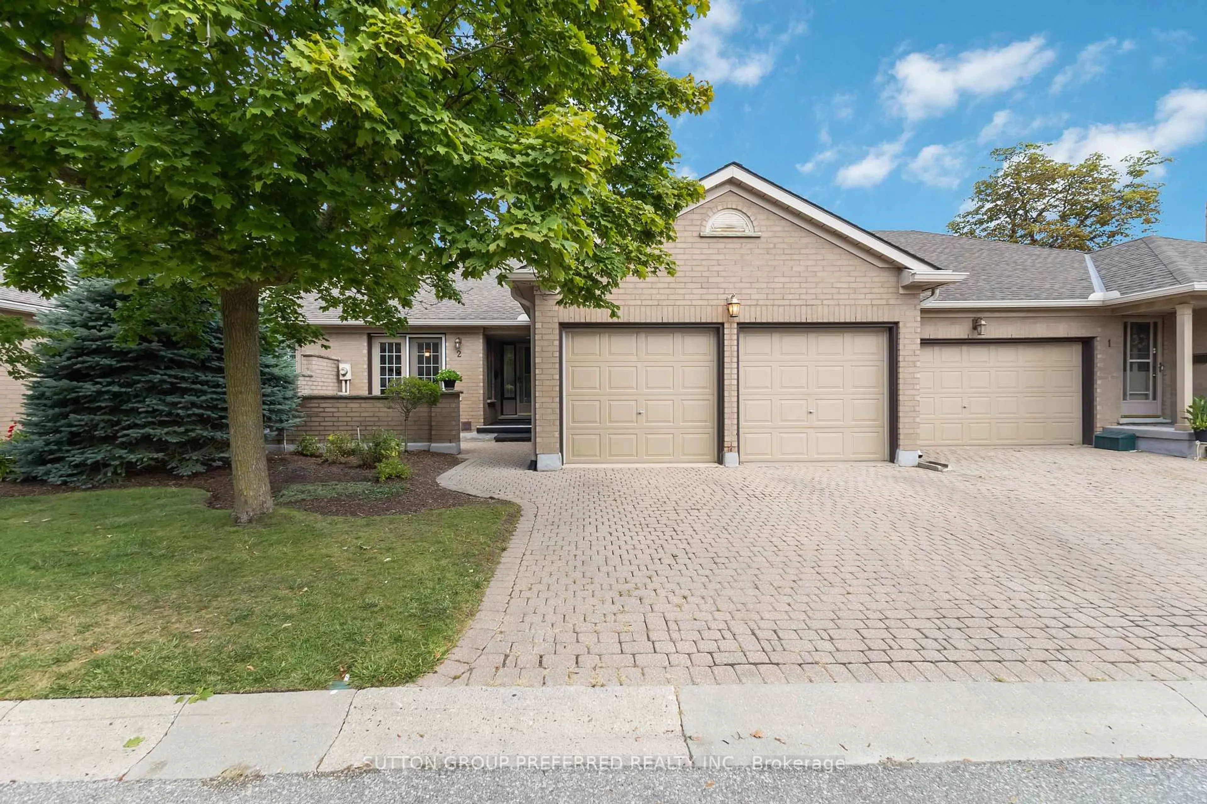 A pic from outside/outdoor area/front of a property/back of a property/a pic from drone, street for 617 Wharncliffe Rd #2, London South Ontario N6J 2N7